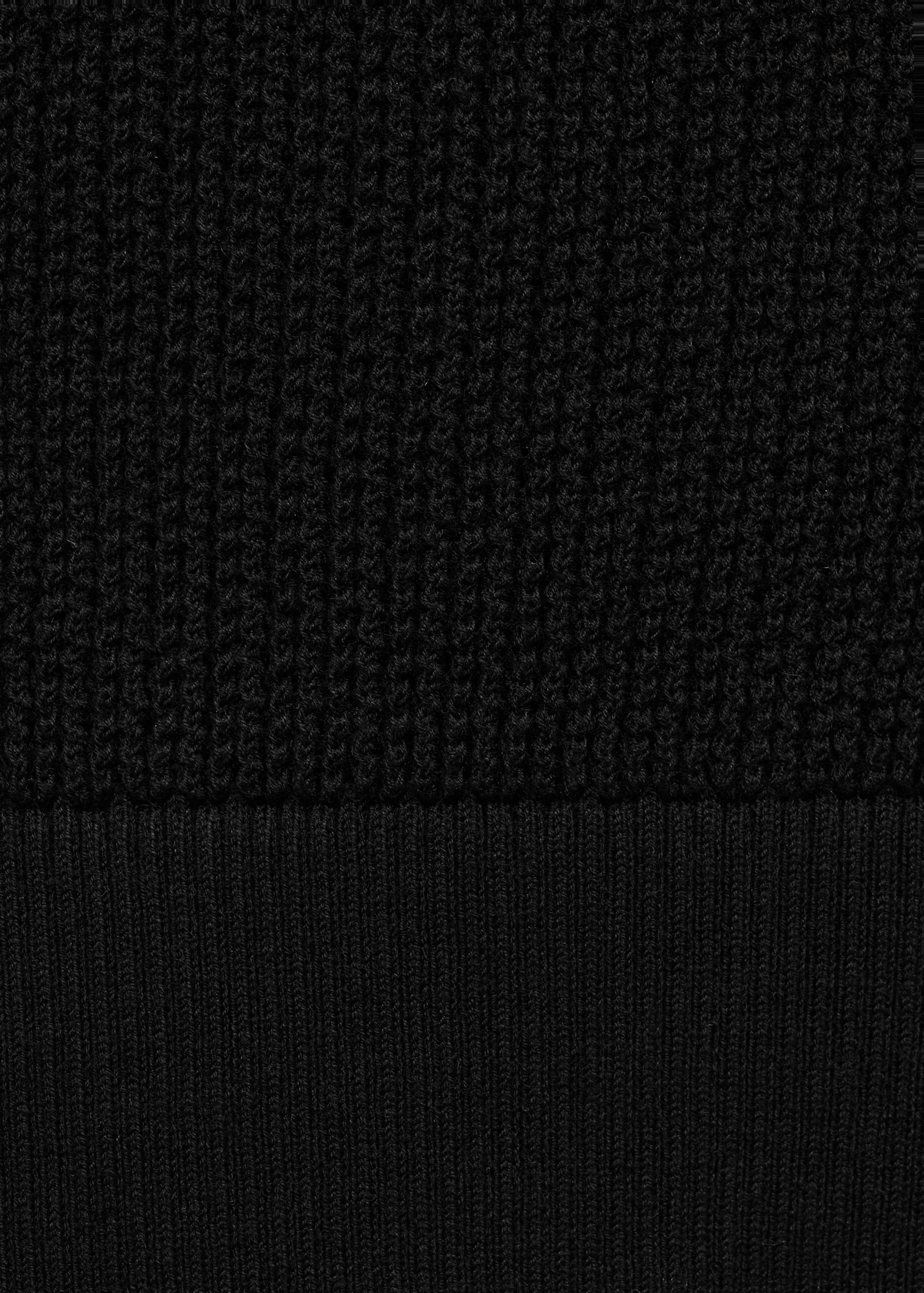 Short-sleeved knitted sweater with lace accents - Details of the article 0