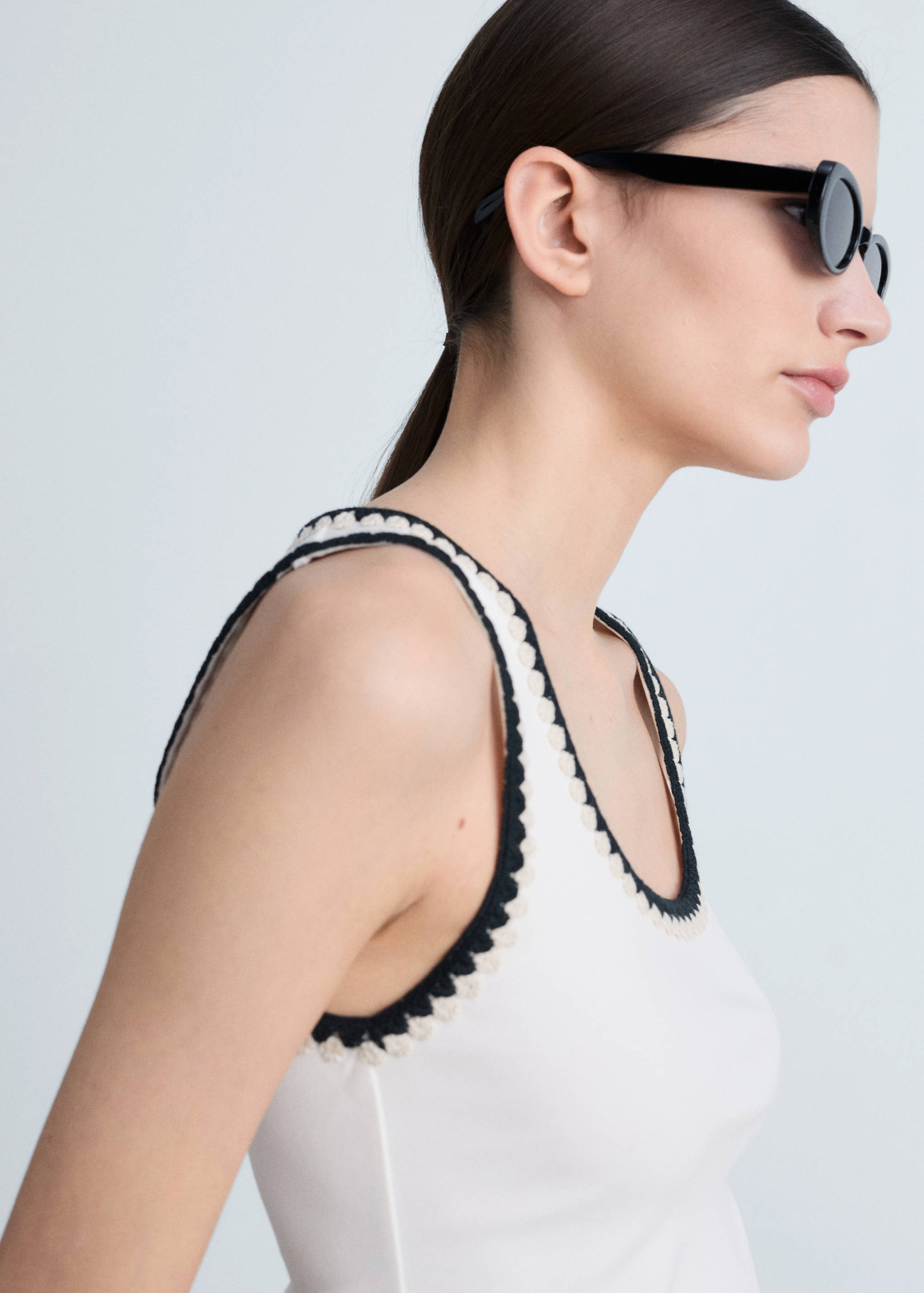 Top décolleté liserés contrastés - Détail de l'article 1