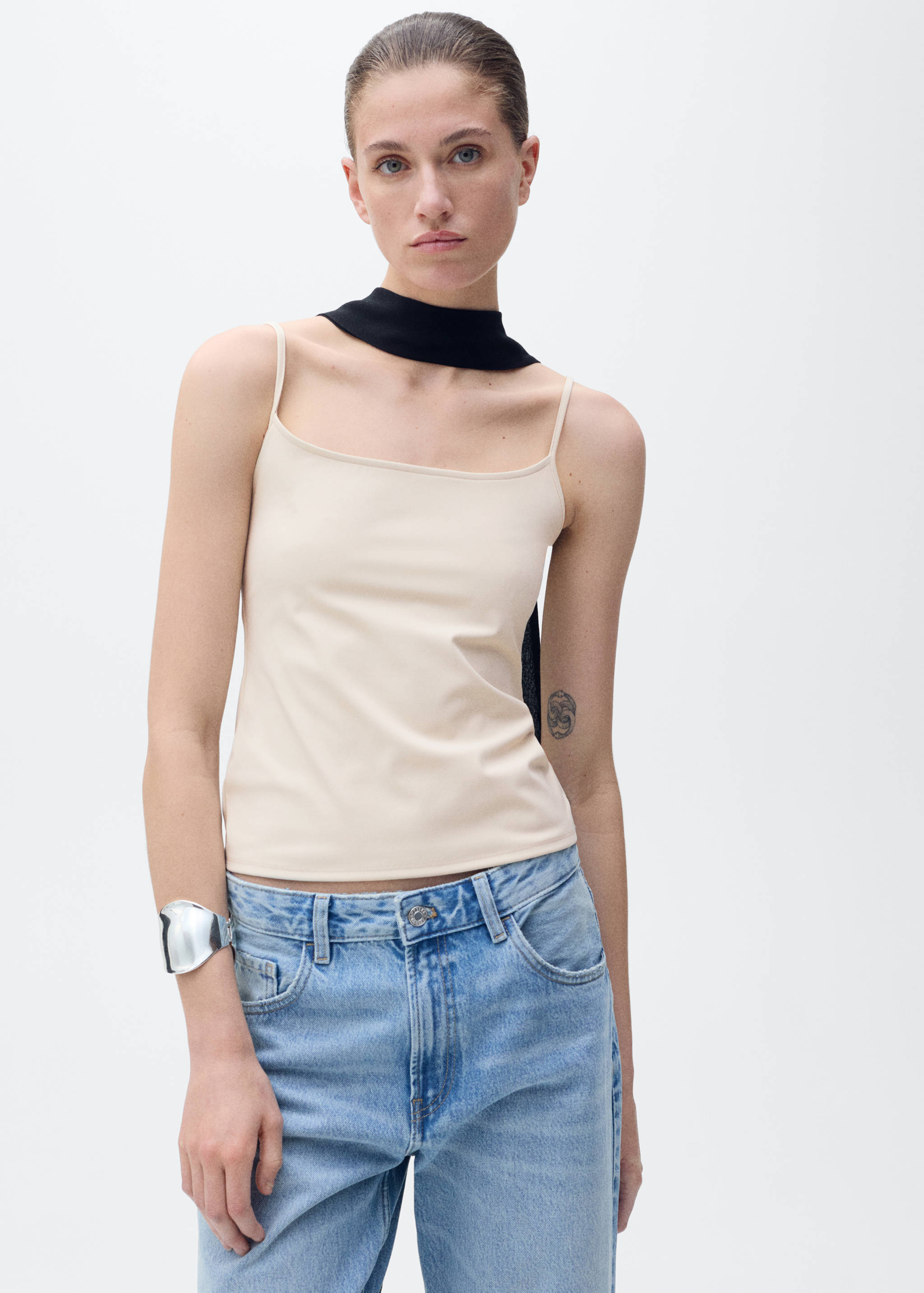Fitted top with thin straps - Medium plane