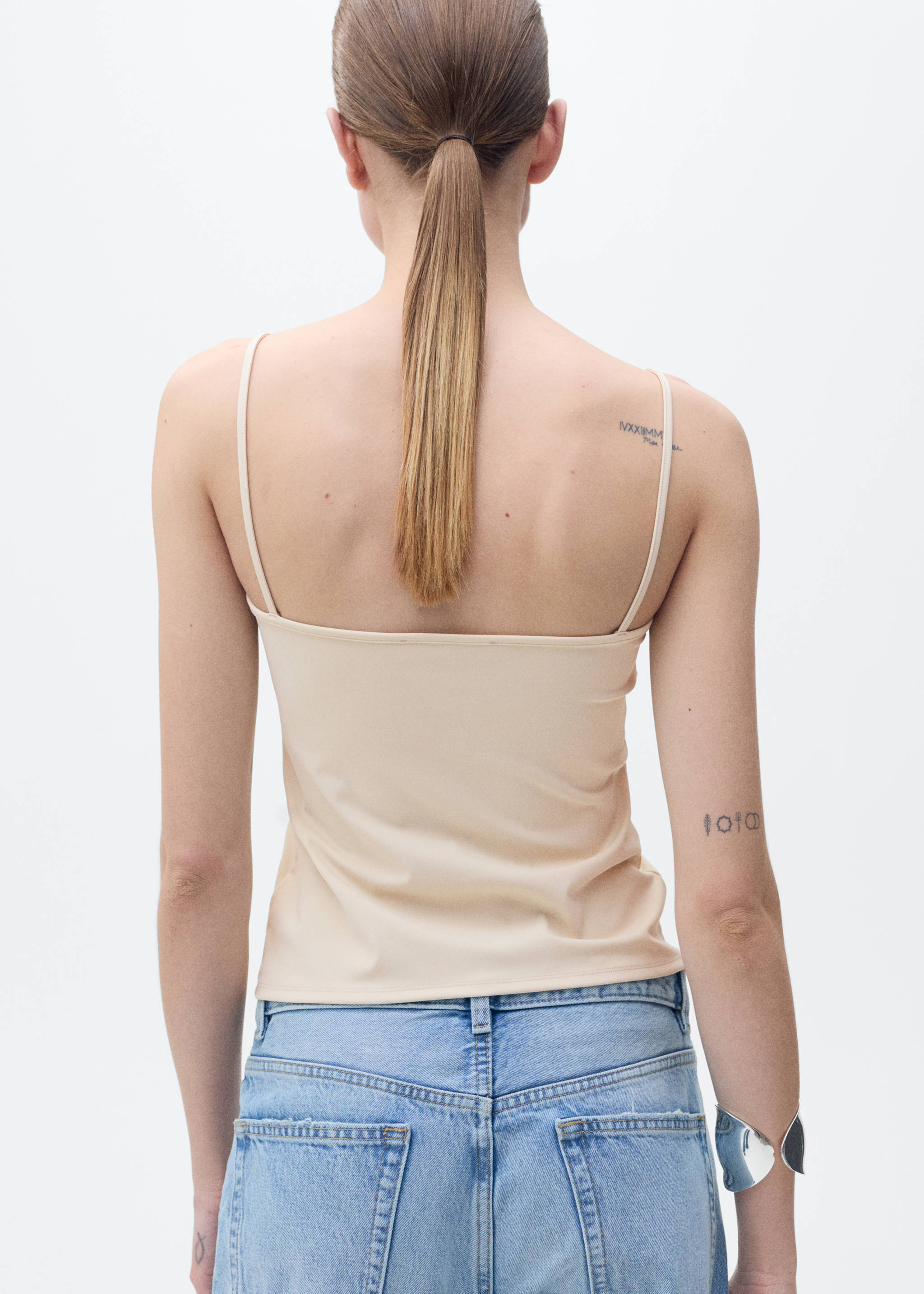 Fitted top with thin straps - Reverse of the article