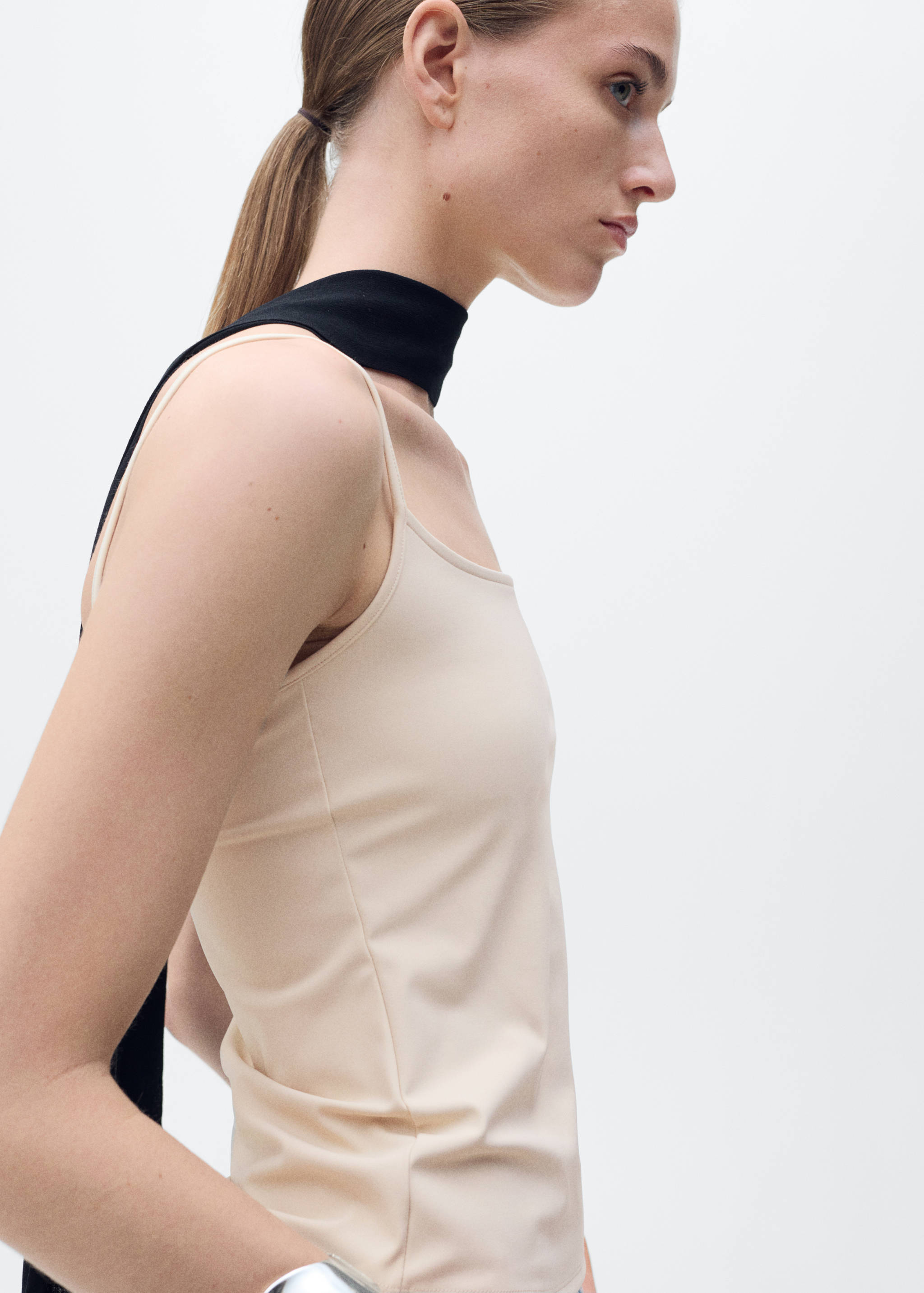 Fitted top with thin straps - Details of the article 1