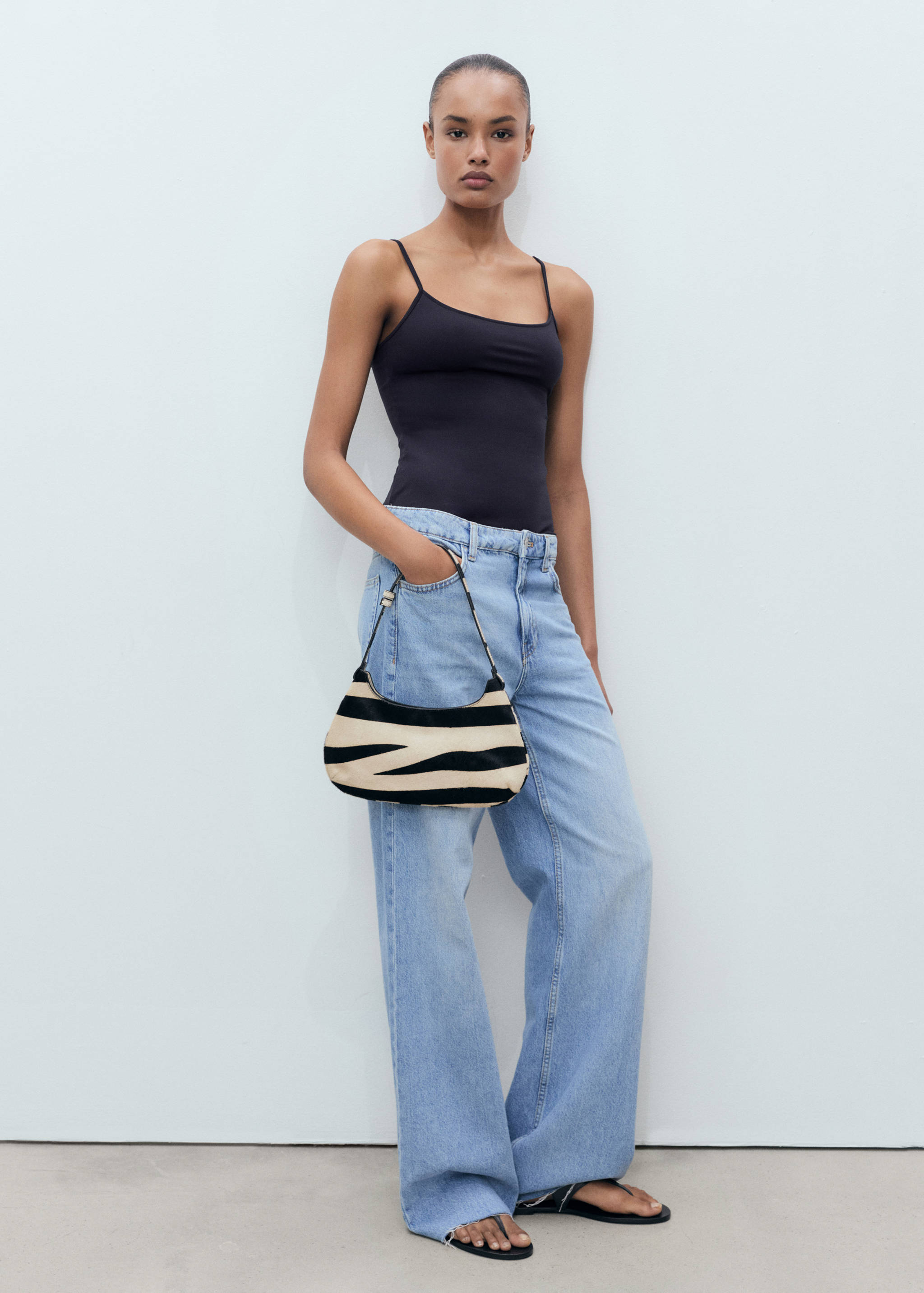 Fitted top with thin straps - General plane