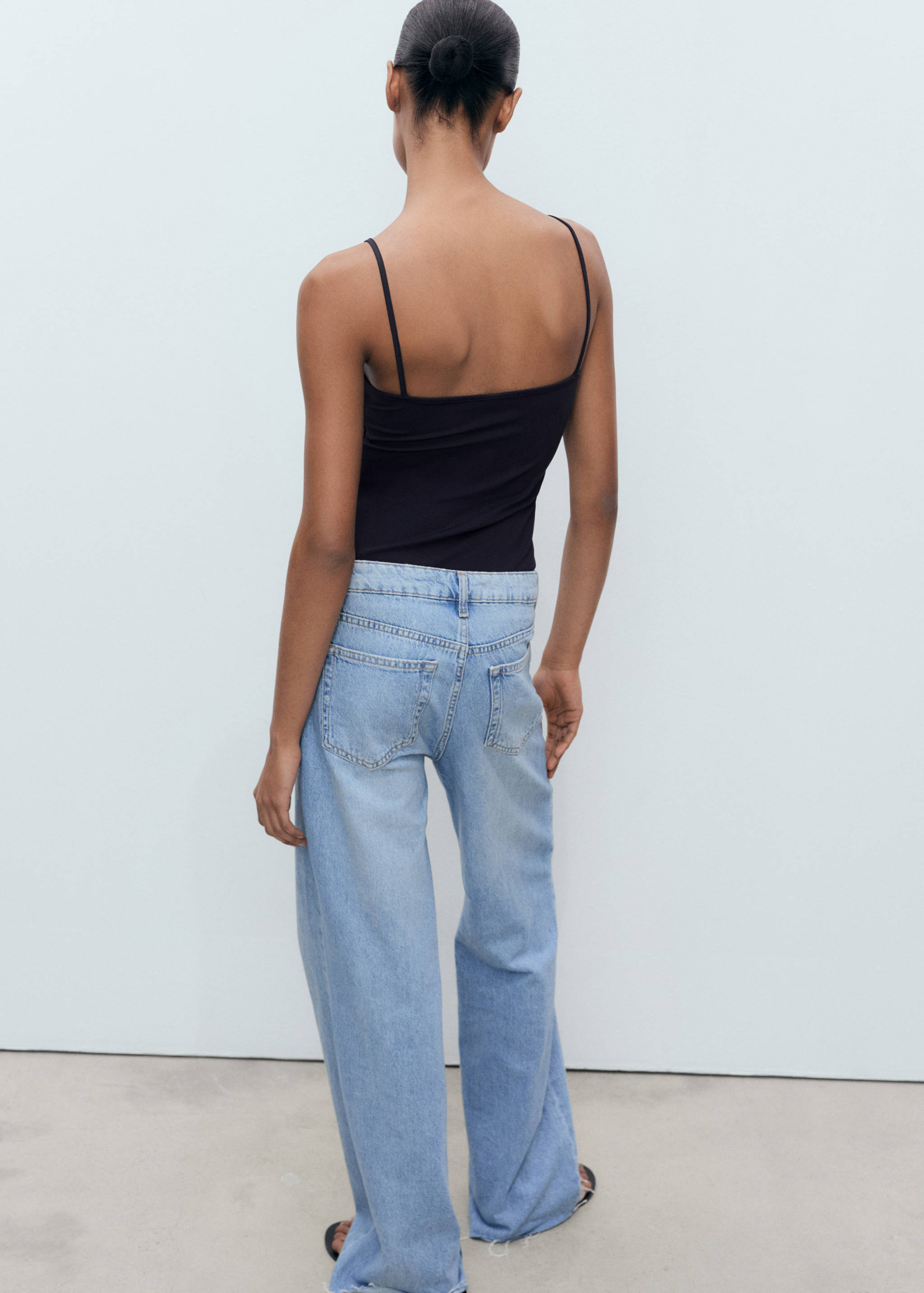 Fitted top with thin straps - Reverse of the article