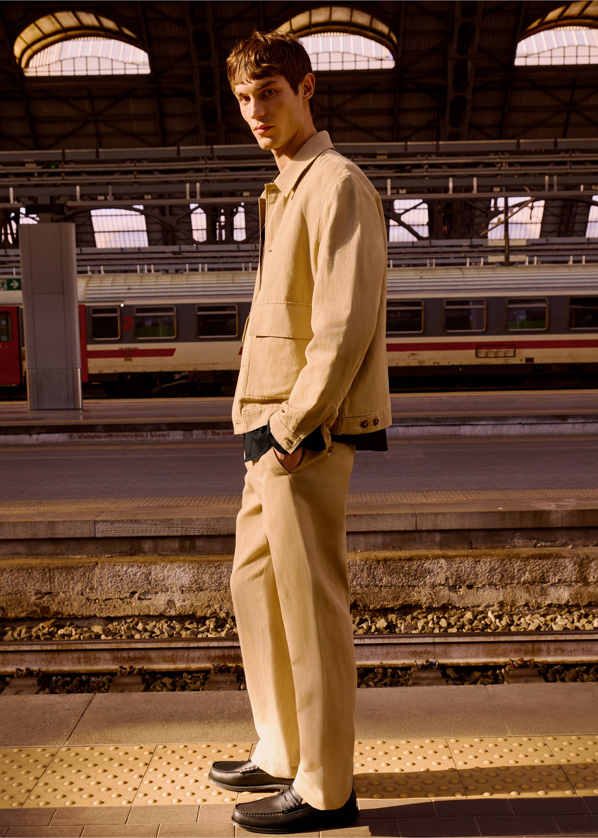 Linen-blend regular-fit pants - Details of the article 5, Beige. Ref: 87035917-00.