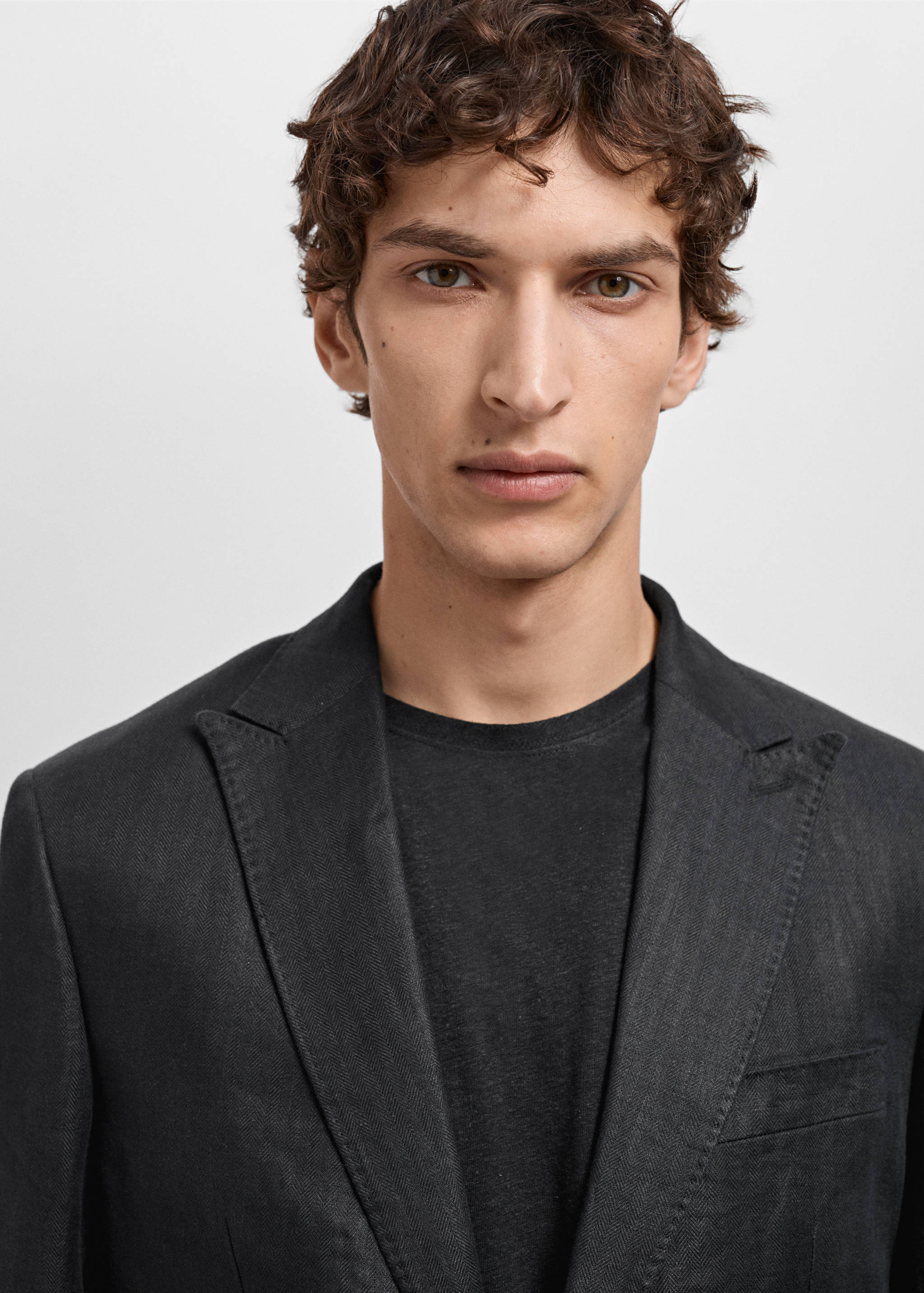 Amalfi 100% linen slim-fit suit jacket - Details of the article 1