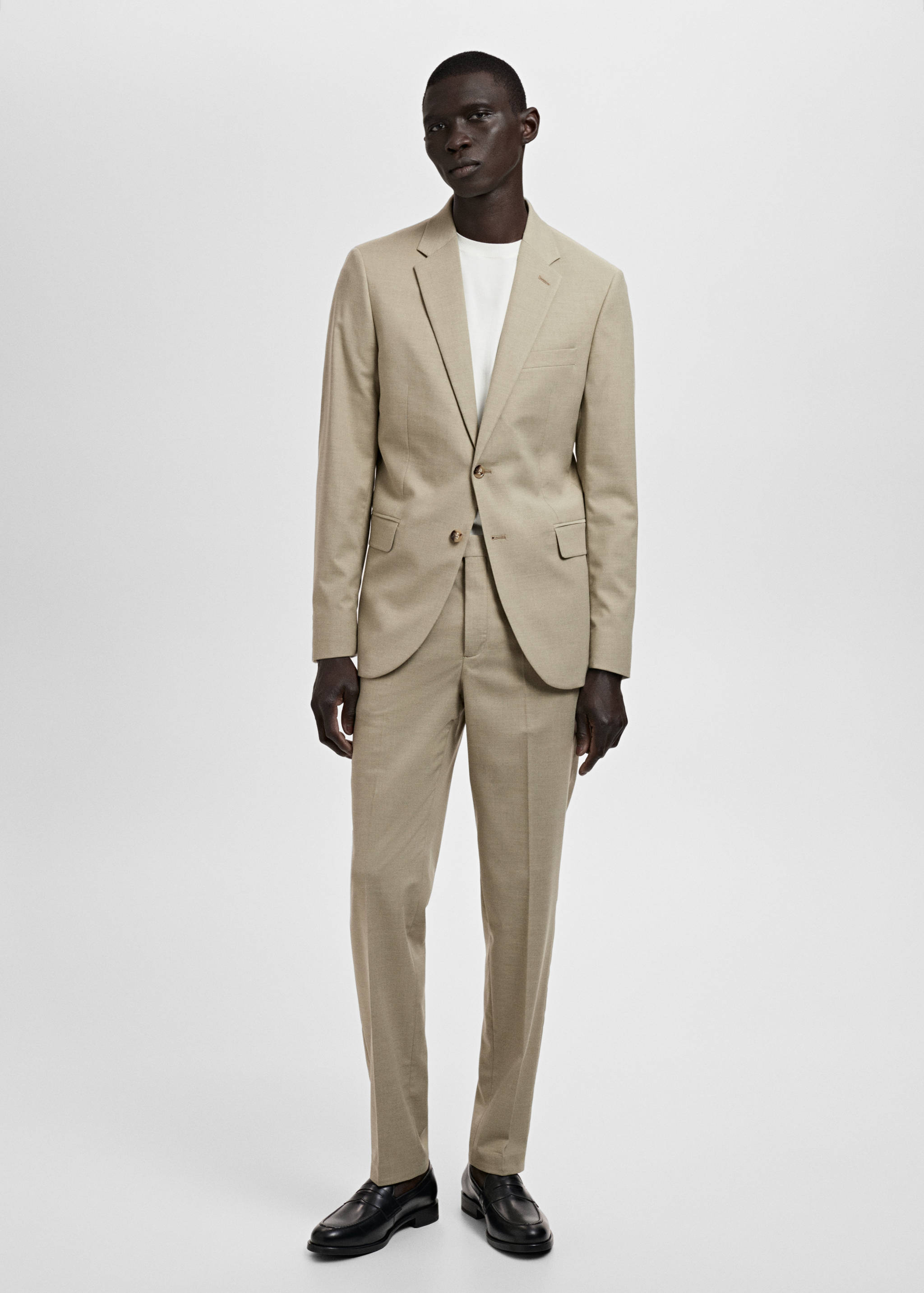 جاكيت بدلة بقصة ضيقة من ميلان - رؤية عامة