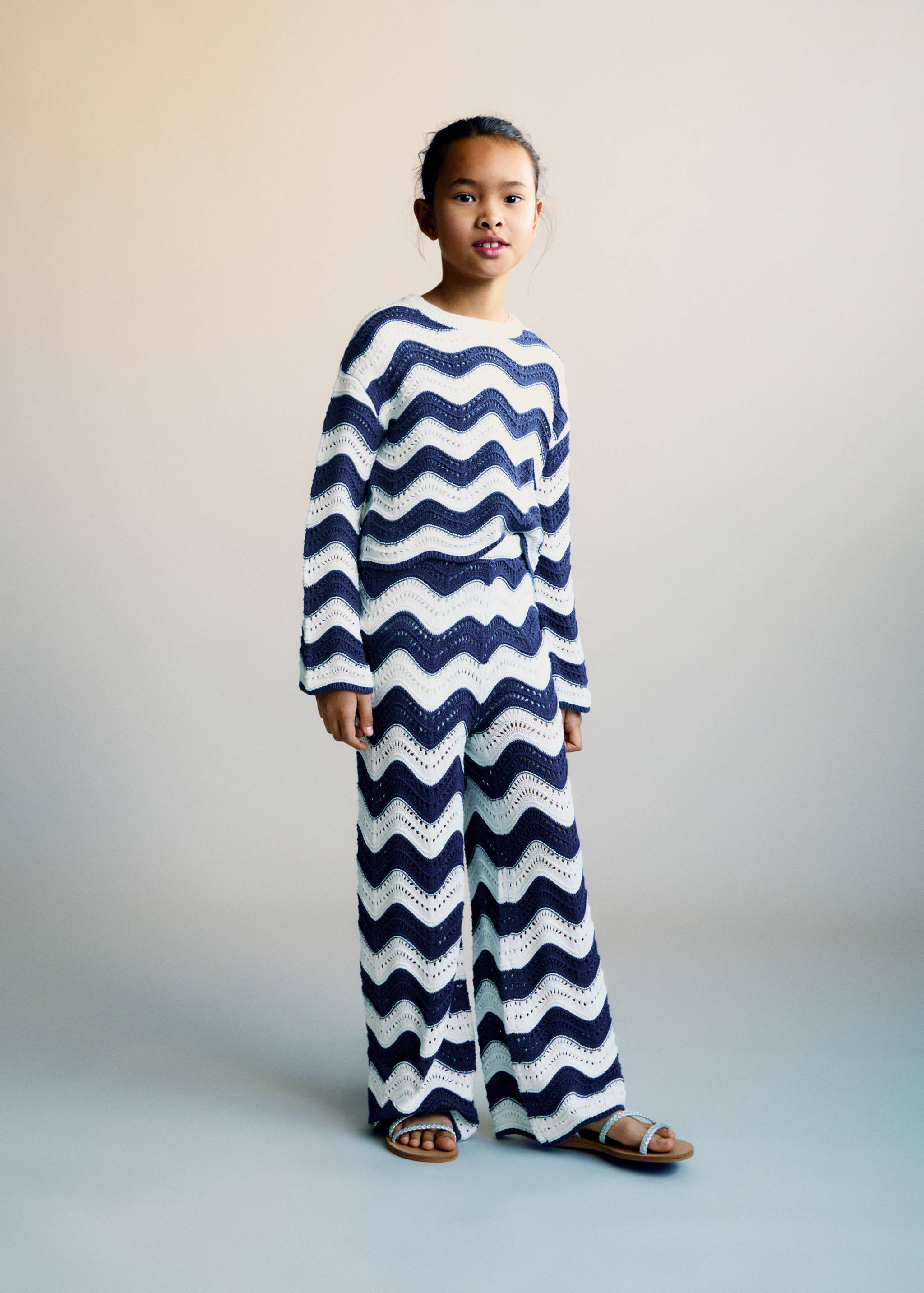 Zigzag openwork knitted sweater - General plane