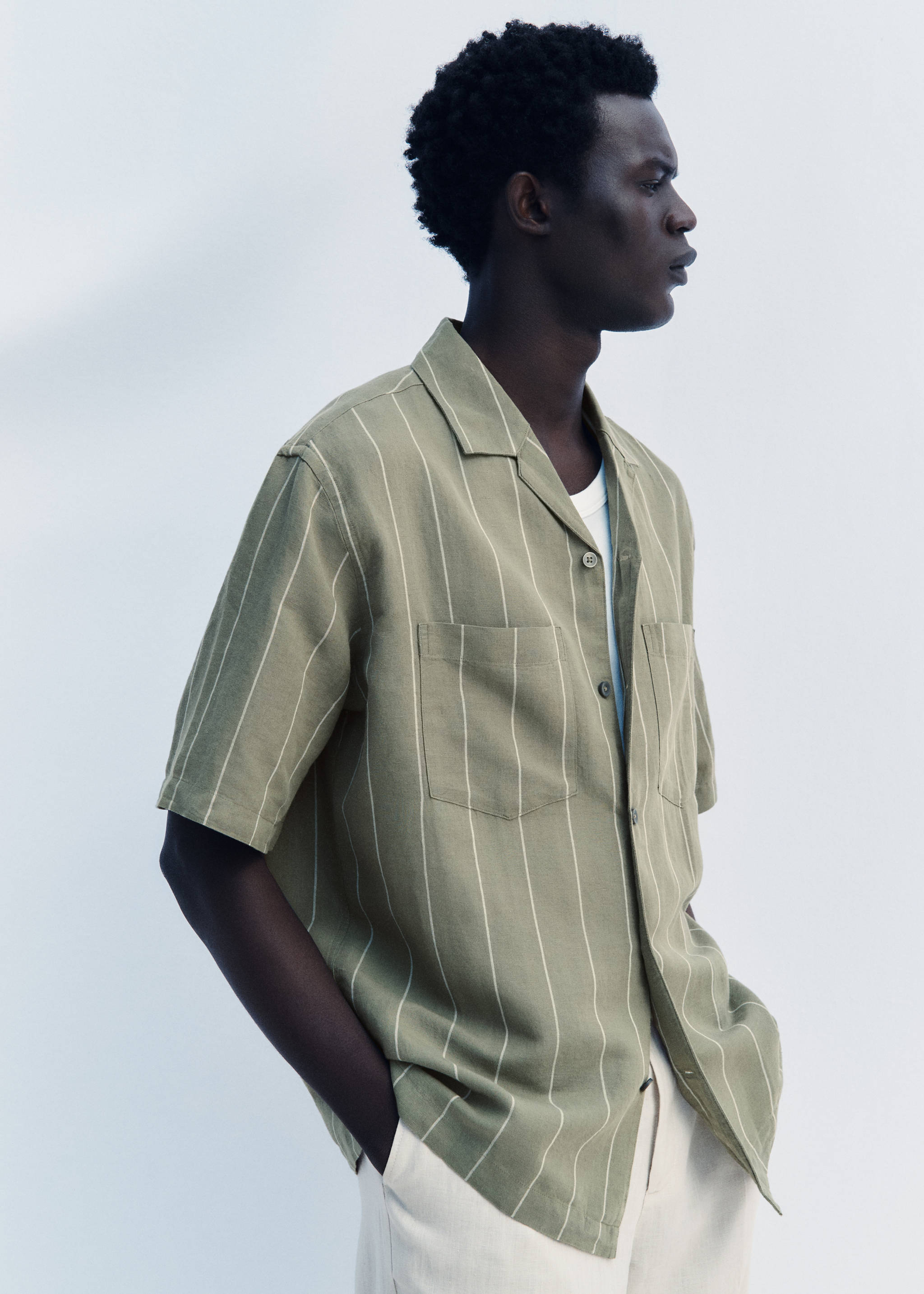 Linen bowling shirt with pinstripes - Details of the article 3, Green. Ref: 87035952-00.