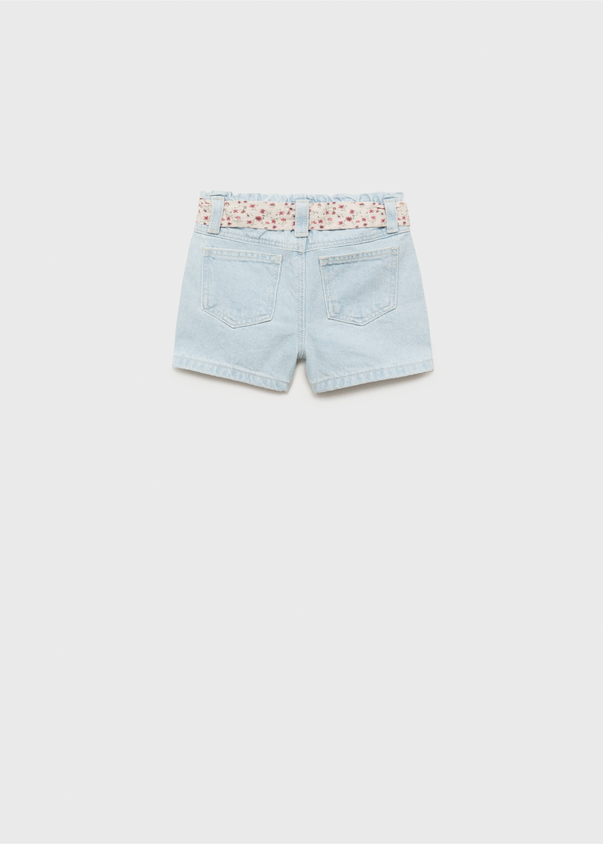 Shorts vaqueros de color azul claro, vista posterior, con cinturón de tejido con estampado floral., Azul claro. Ref: 87035954-00.