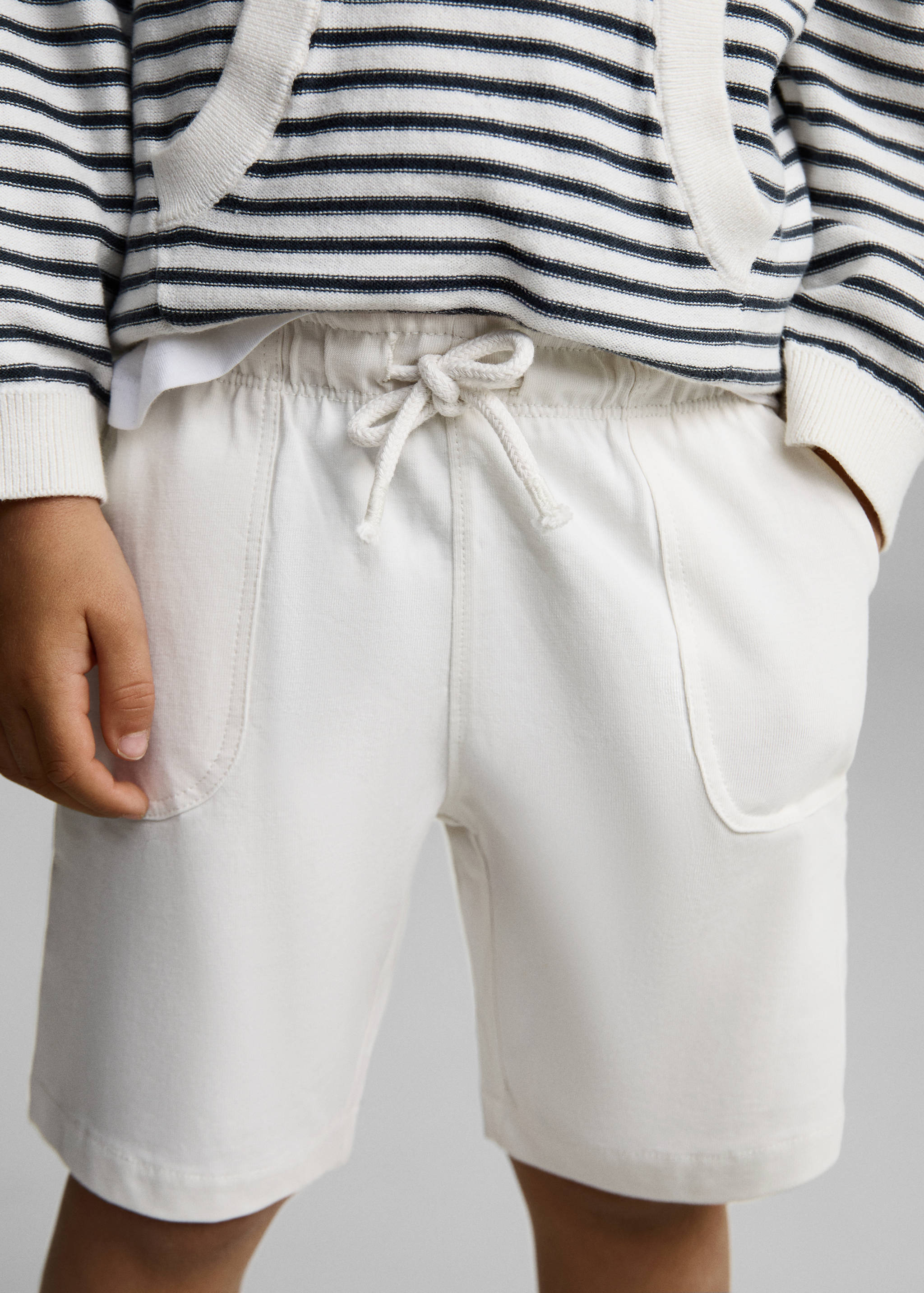 Cotton shorts with drawstring - Medium plane