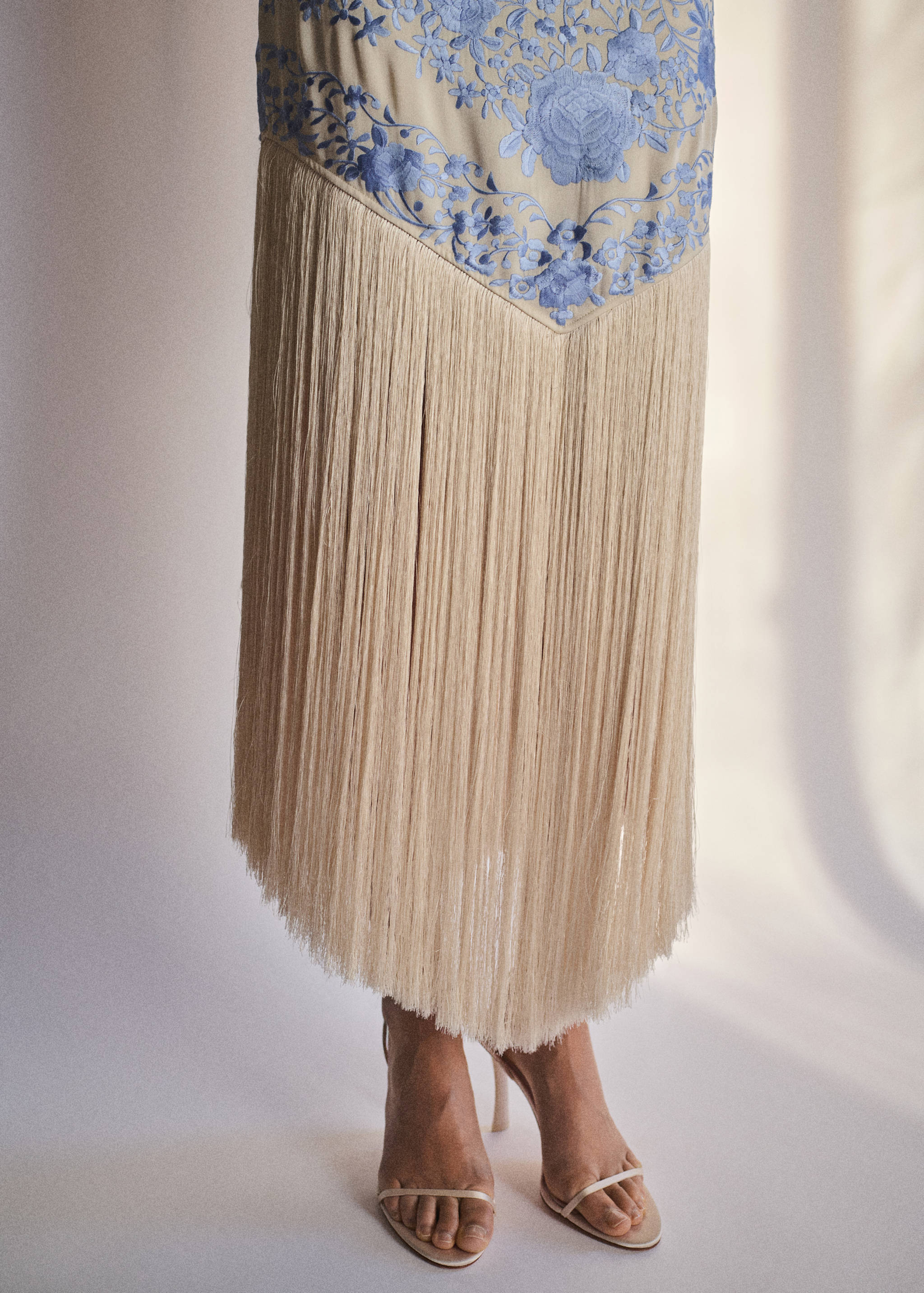 Floral-embroidered dress with fringe detail - Details of the article 6