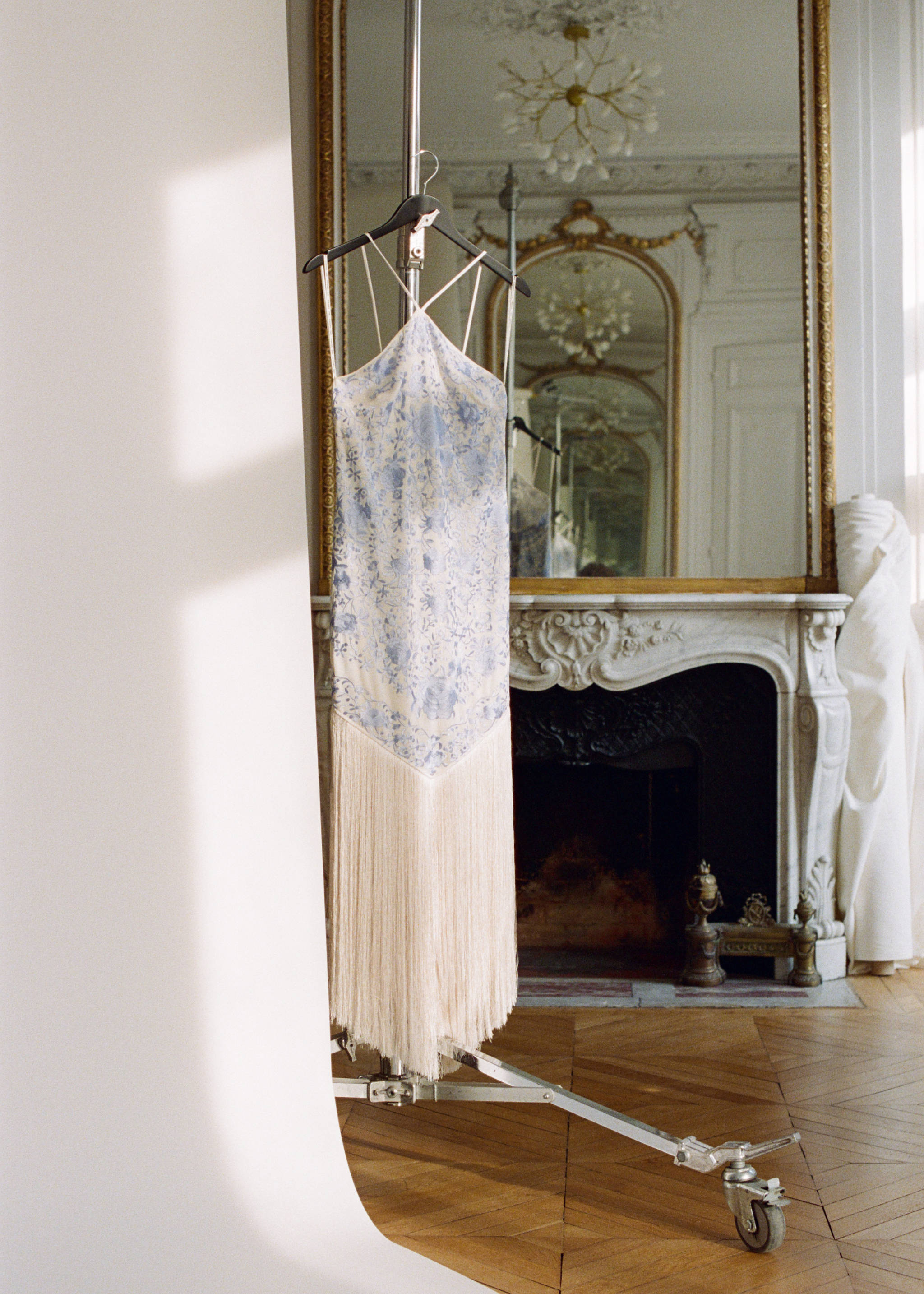 Floral-embroidered dress with fringe detail - Details of the article 9