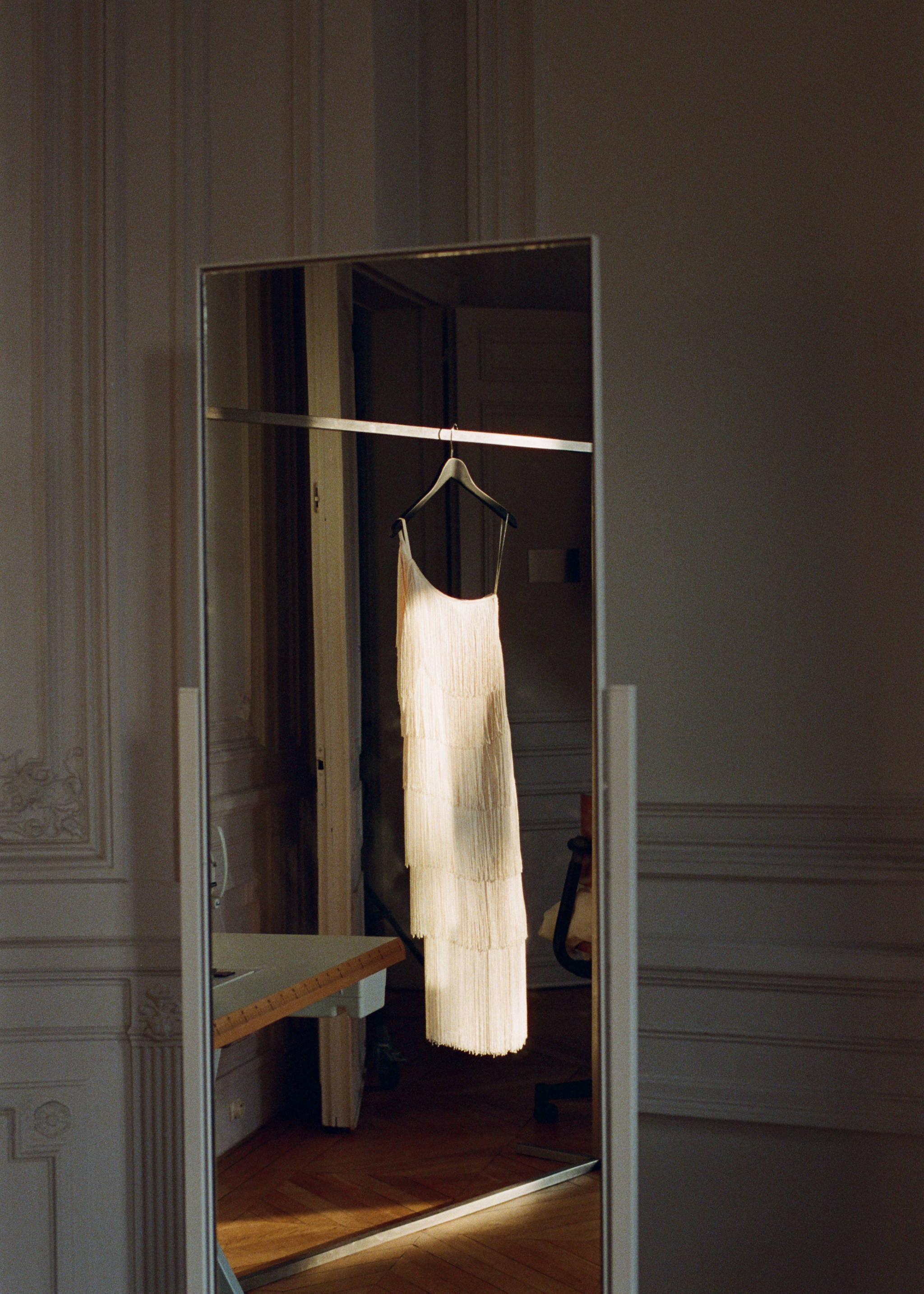 Vestido midi assimétrico com franjas - Pormenor do artigo 9