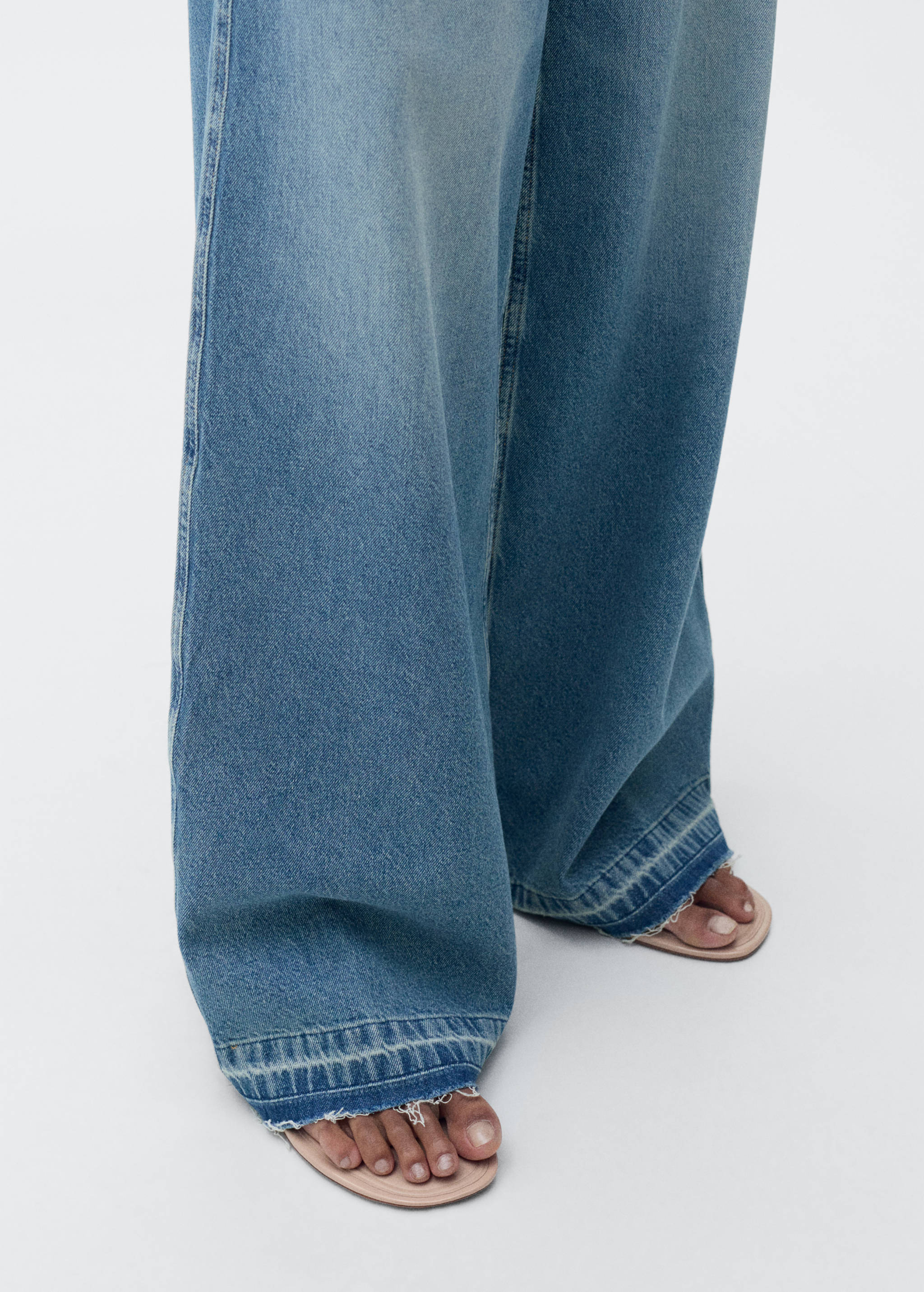 Wide-leg jeans met gerafelde zoom - Detail van het artikel 4
