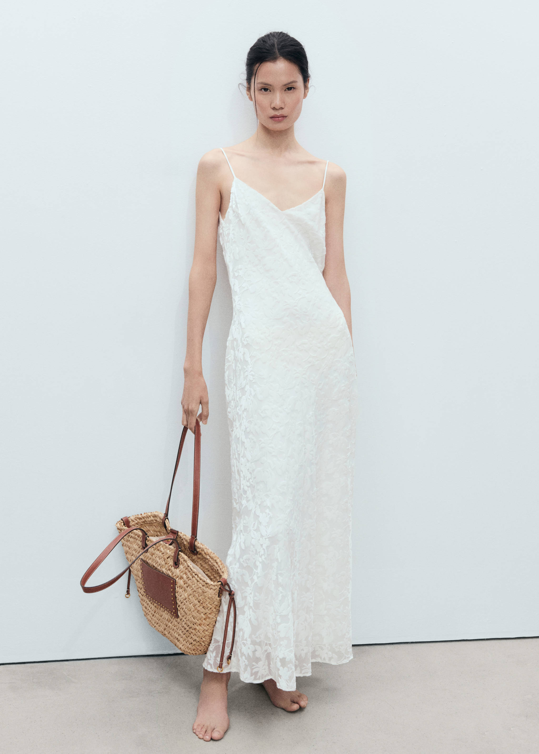 Large double-handle natural fibre basket - General plane