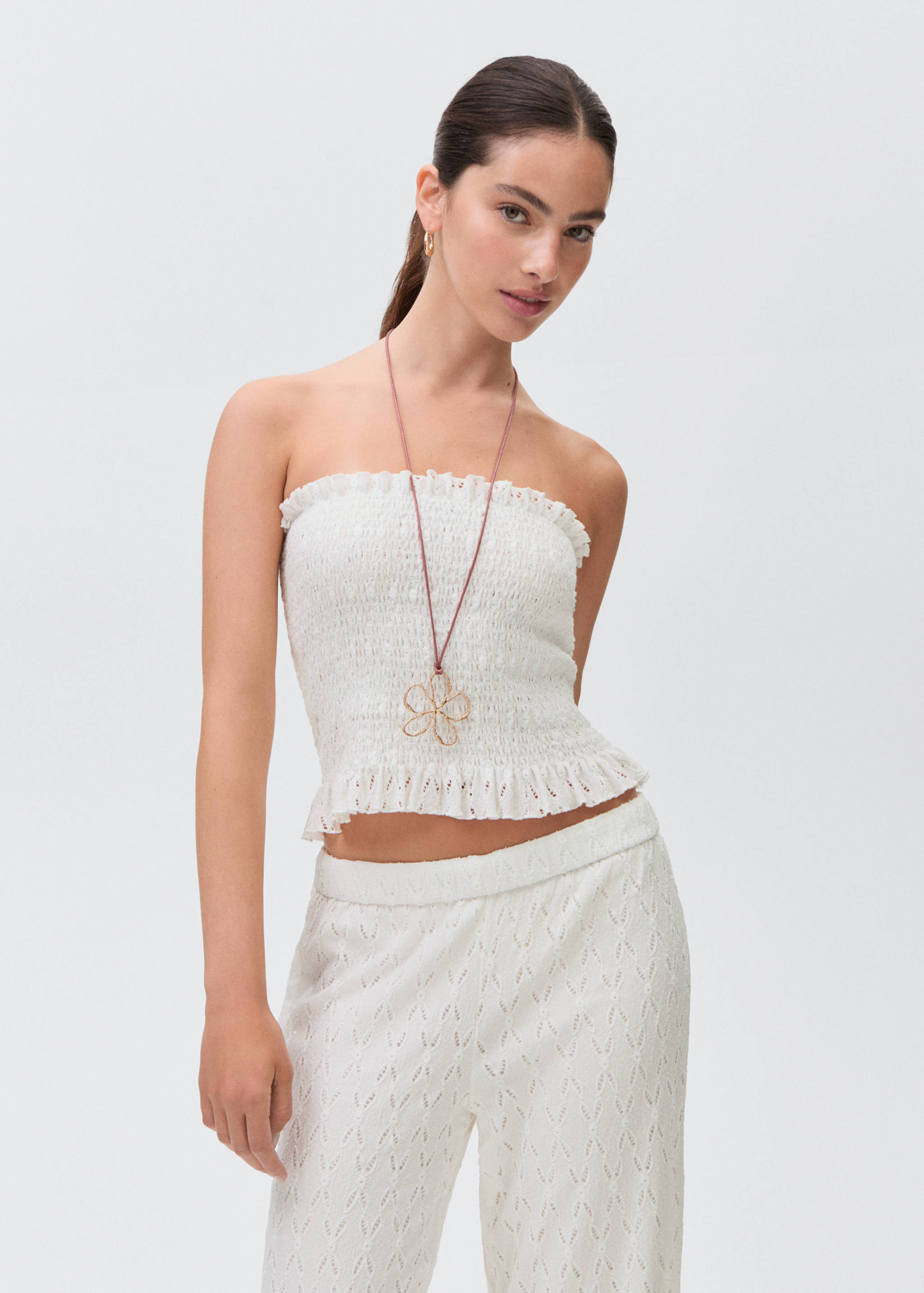 Schulterfreies Top mit Raffdetails - Mittlere Ansicht