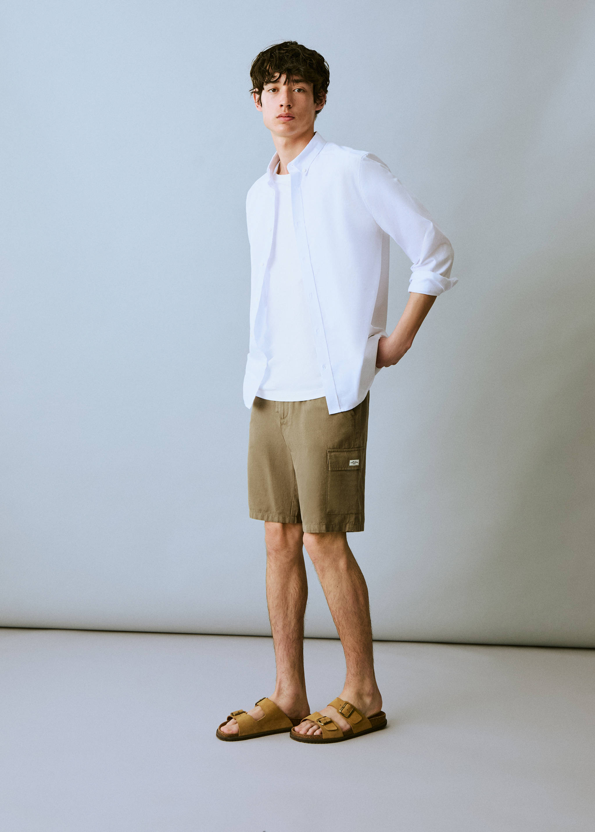 Bermude cargo din bumbac și in - Plan general