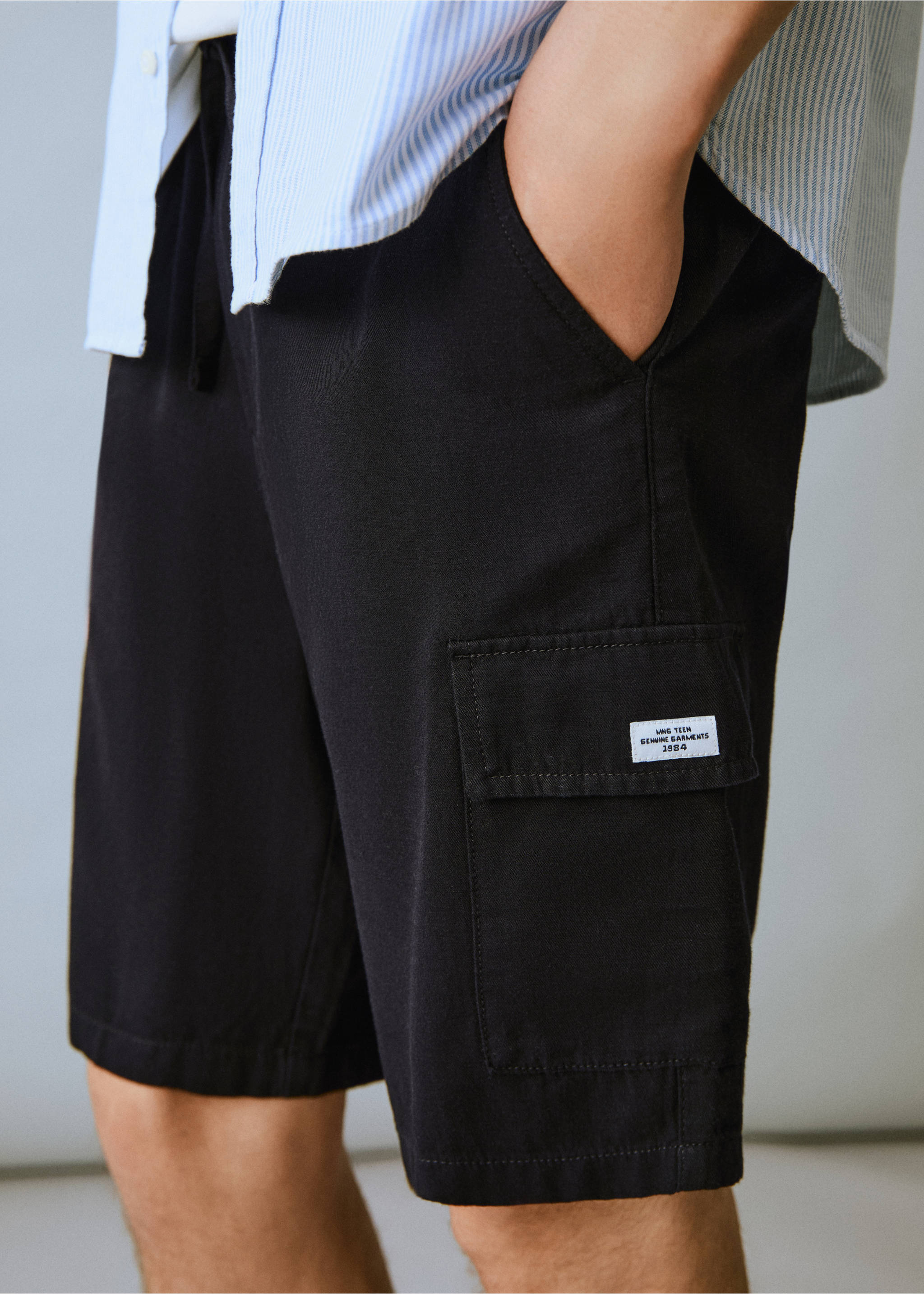 Cotton linen cargo shorts - Details of the article 3, Black. Ref: 87036356-00.