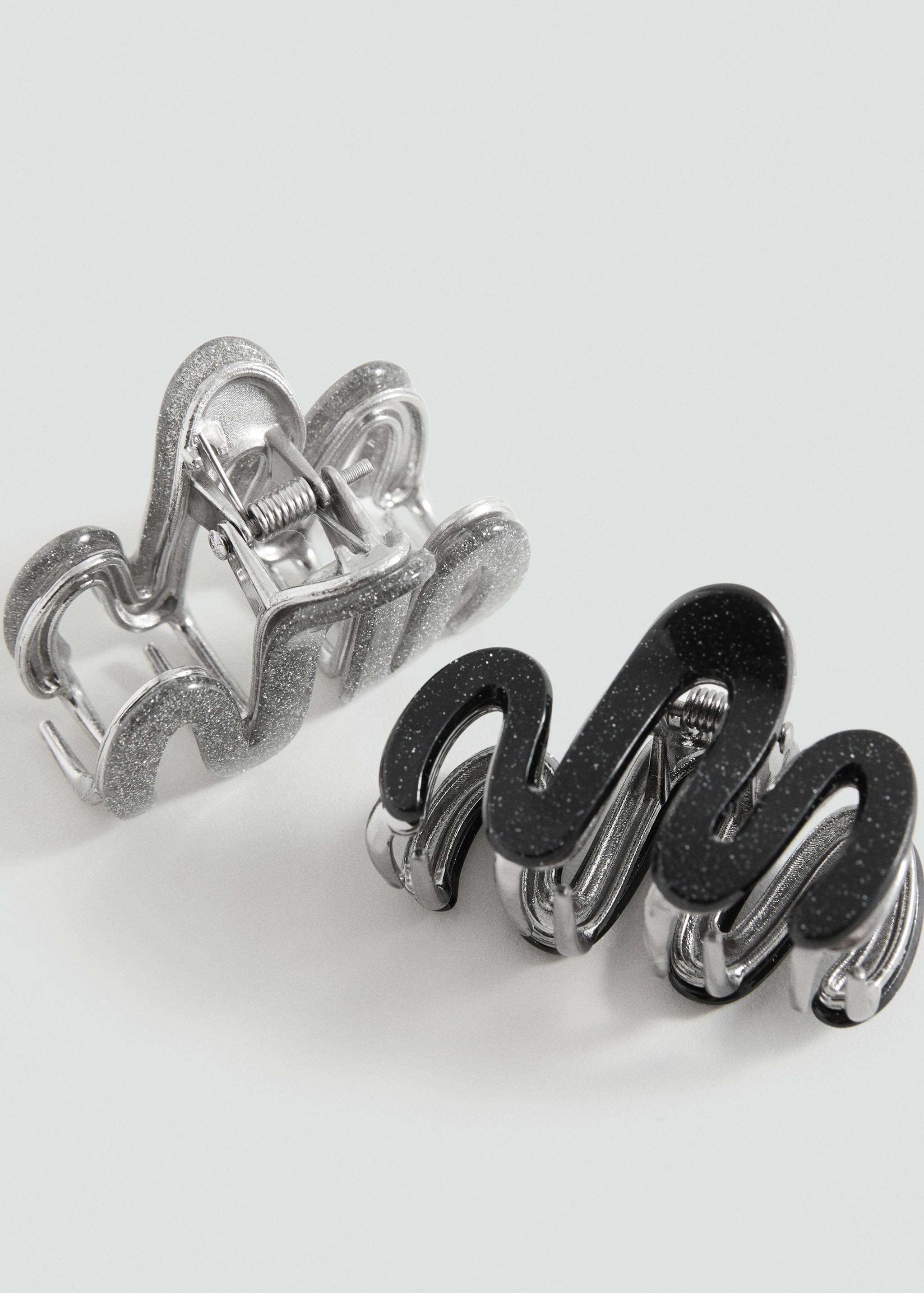 Set 2 hårklämmor - Bild av mittparti