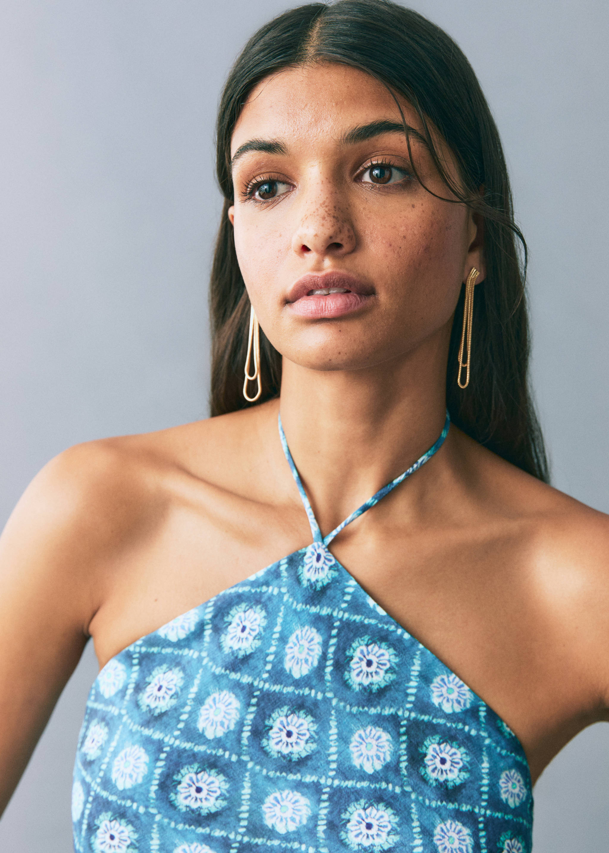 Vestido estampado com decote halter - Pormenor do artigo 1