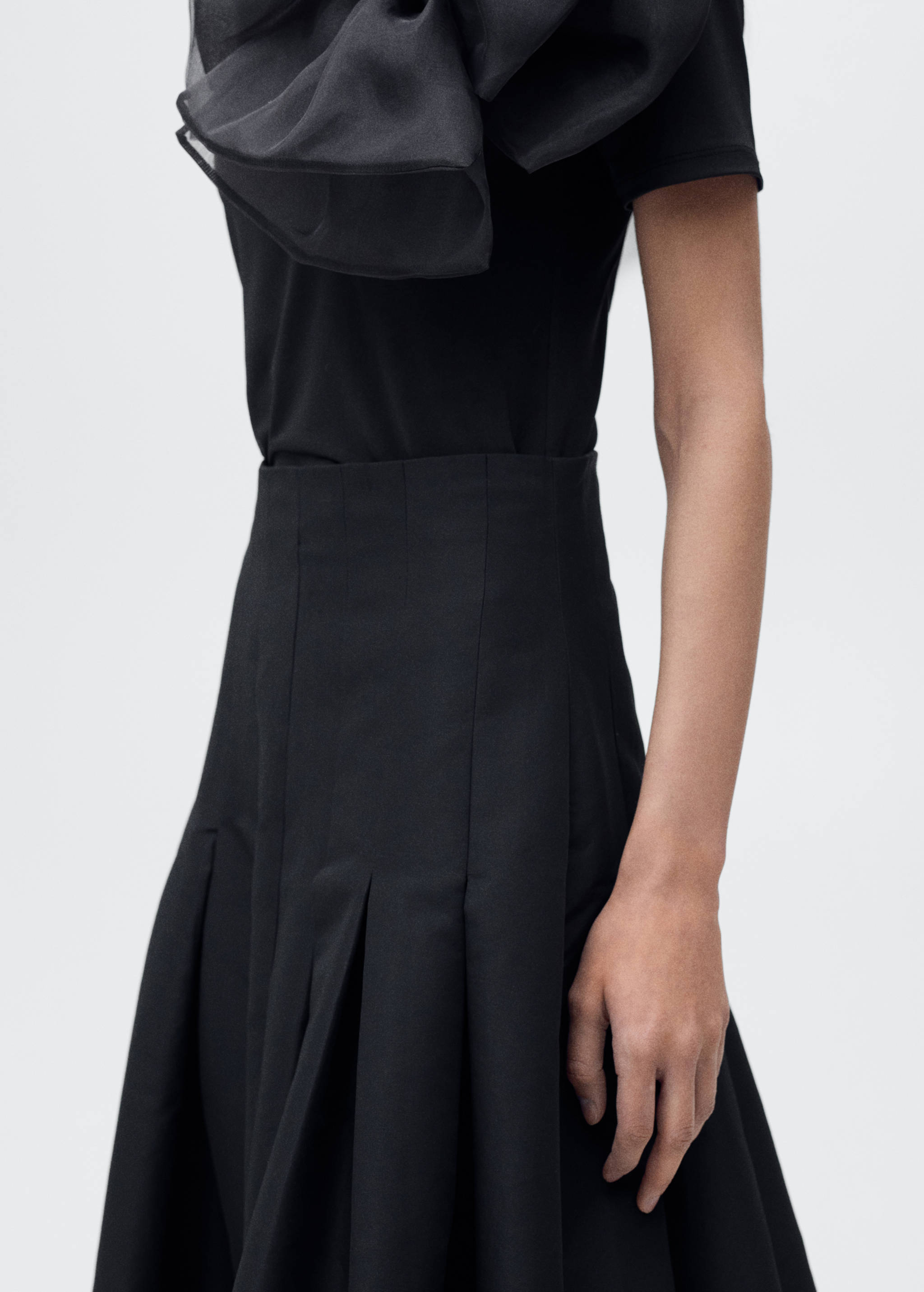 Flared skirt with pleated detail - Details of the article 6