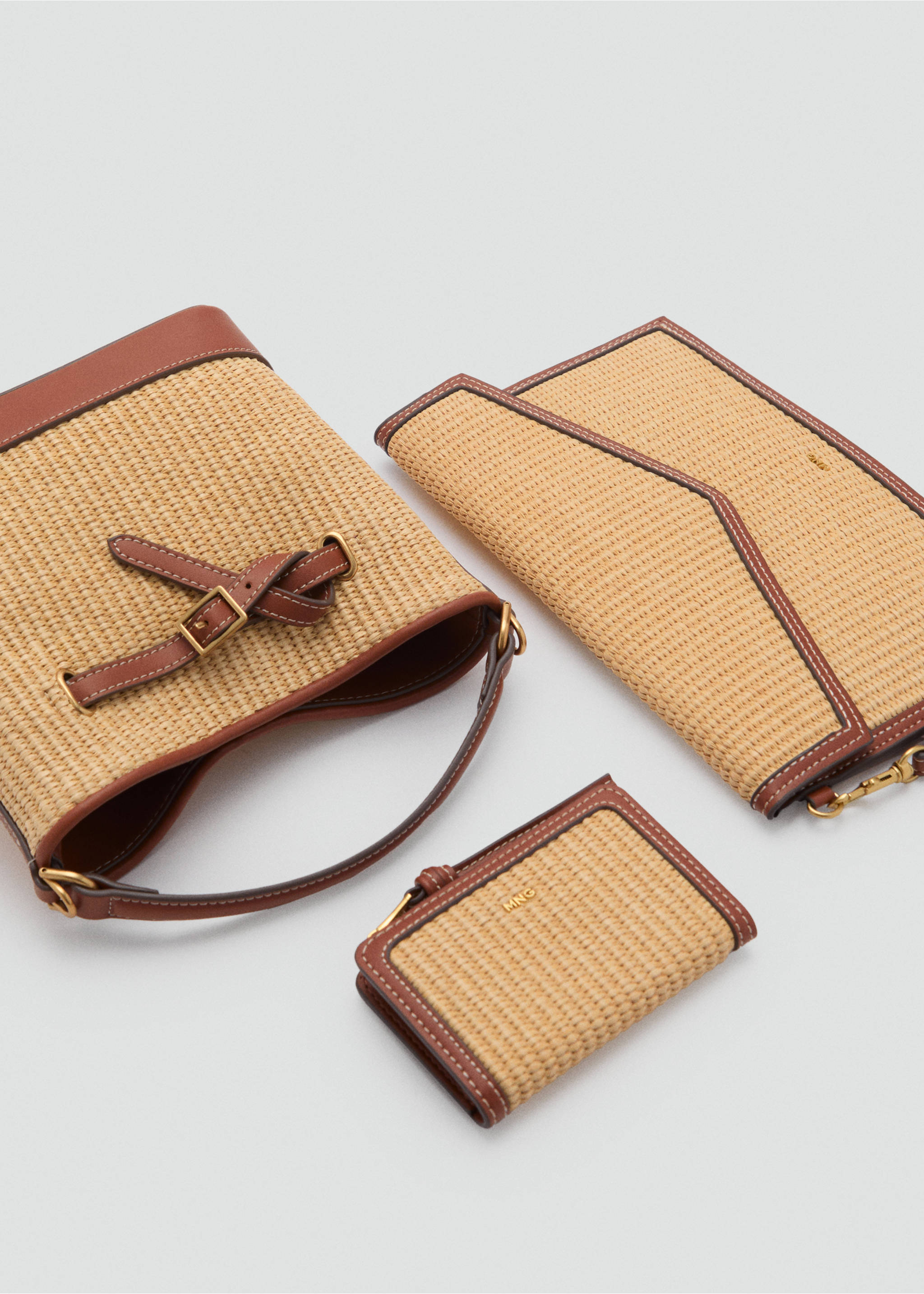 Raffia-effect bucket bag - Details of the article 3, Leather. Ref: 87036715-00.