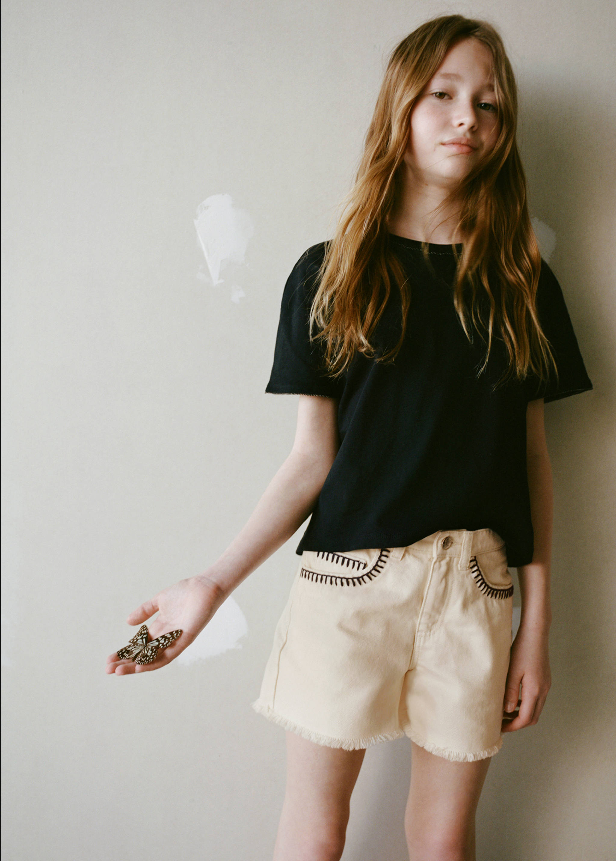 Shorts with embroidered detail - Details of the article 6
