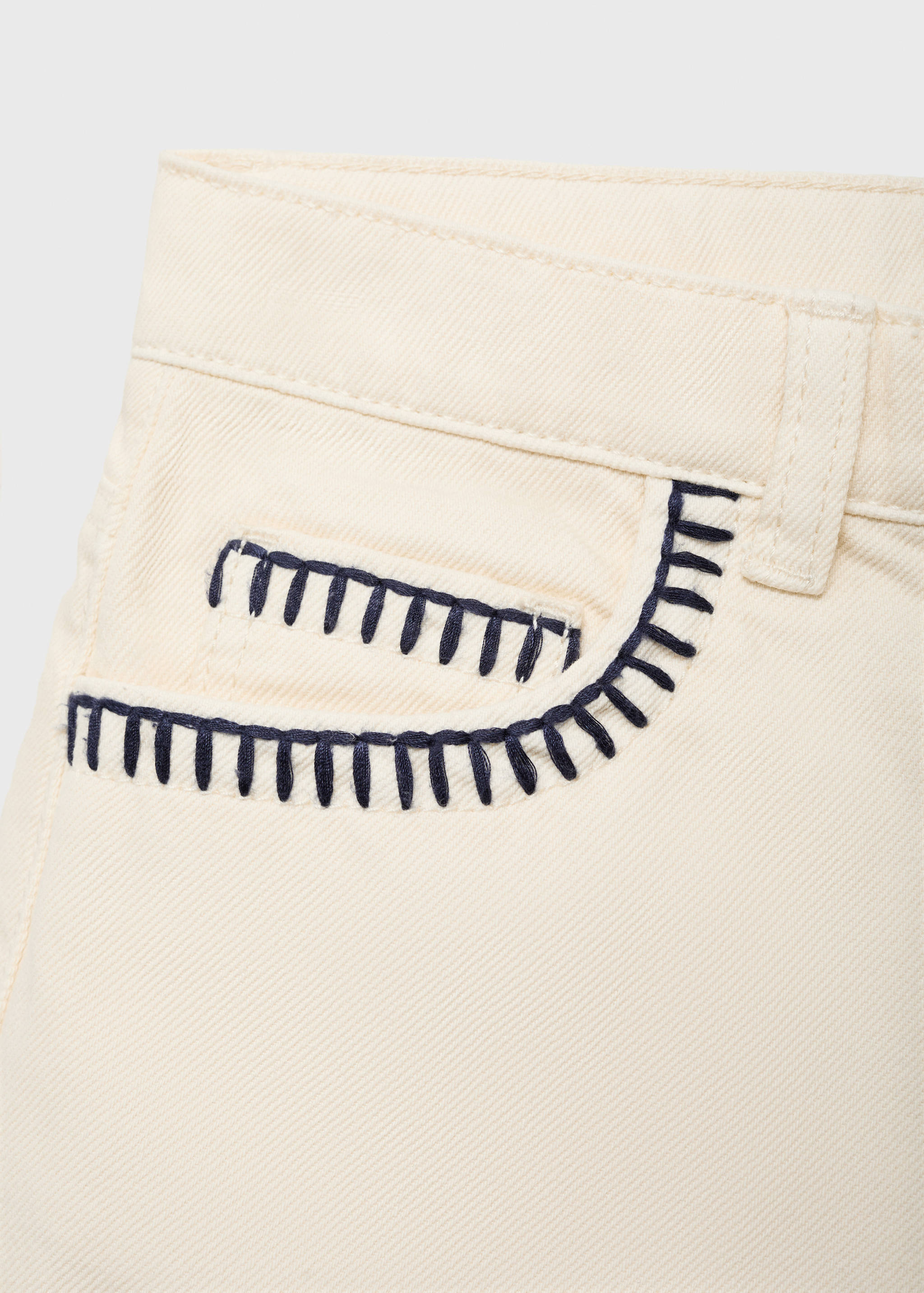 Shorts with embroidered detail - Details of the article 8