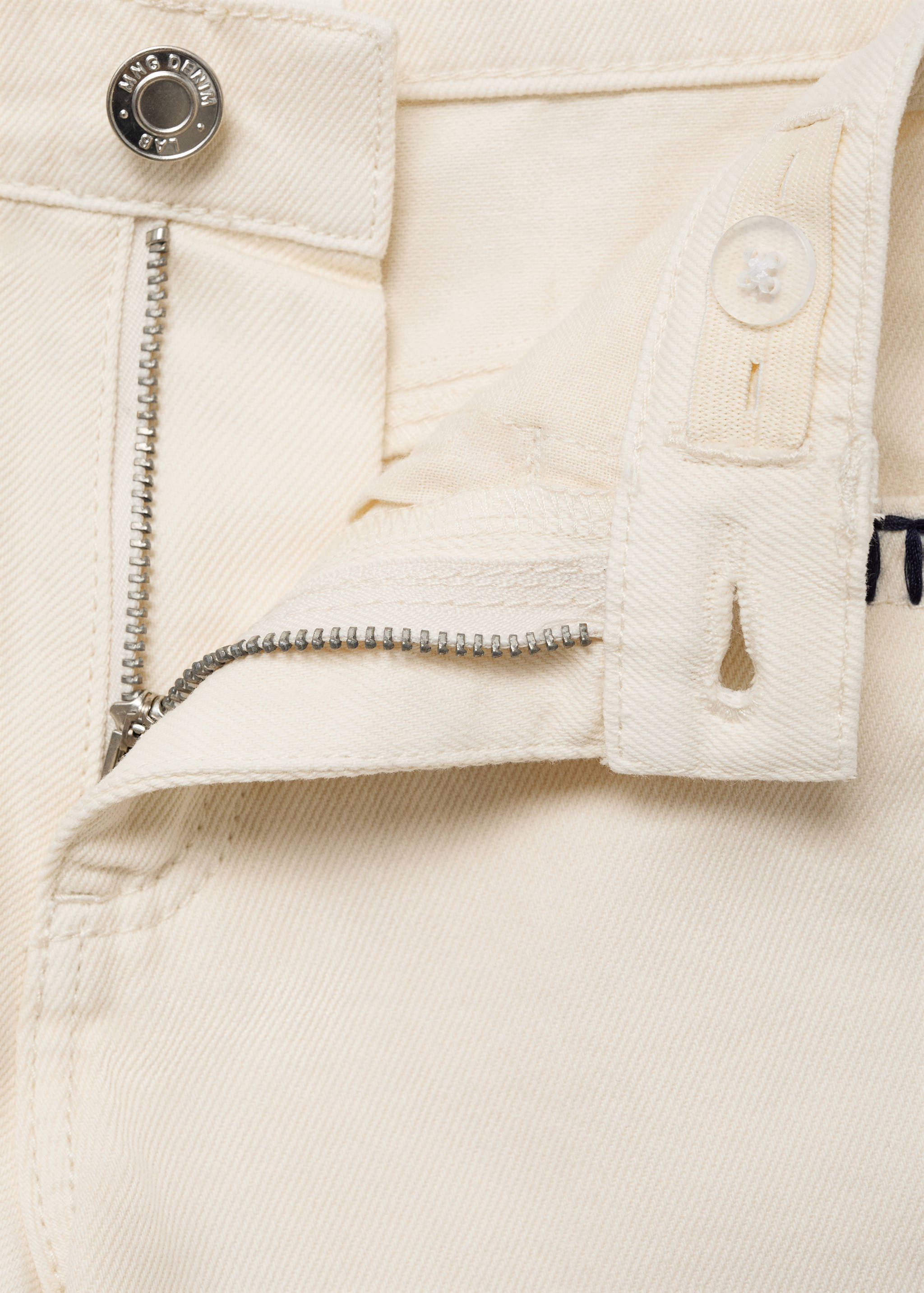 Shorts with embroidered detail - Details of the article 0