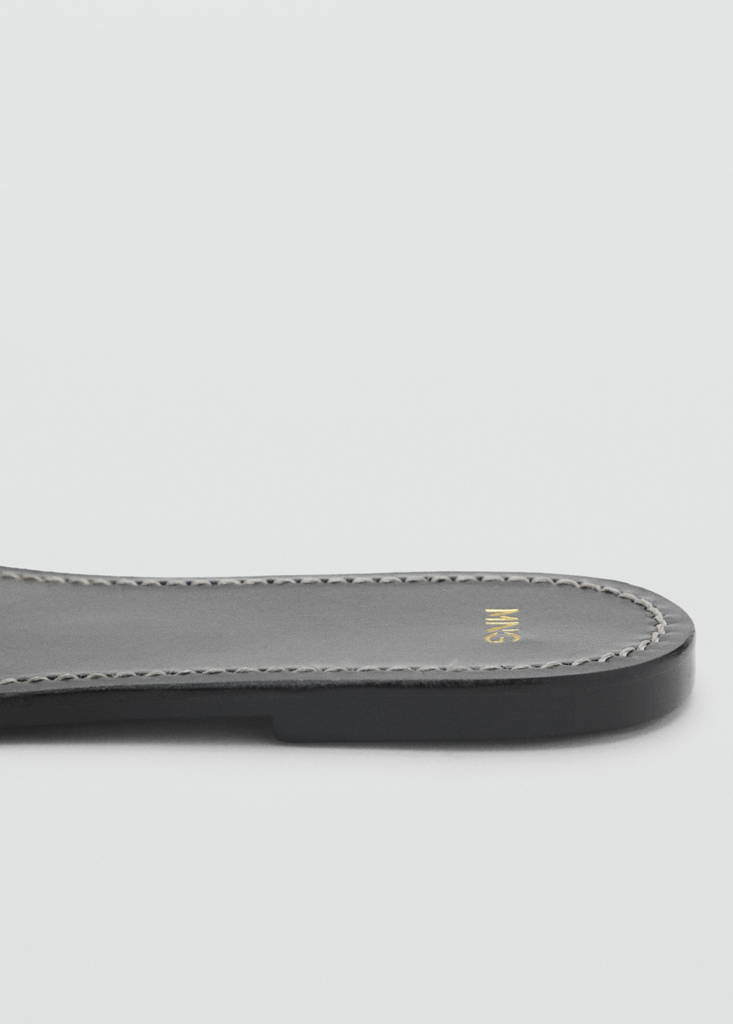 Leather sandals with intertwined strap — Black