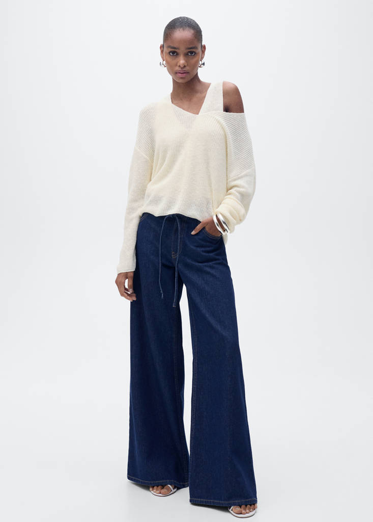V-neck knit sweater — Ecru