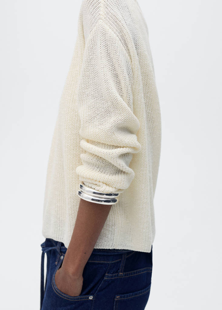 V-neck knit sweater — Ecru