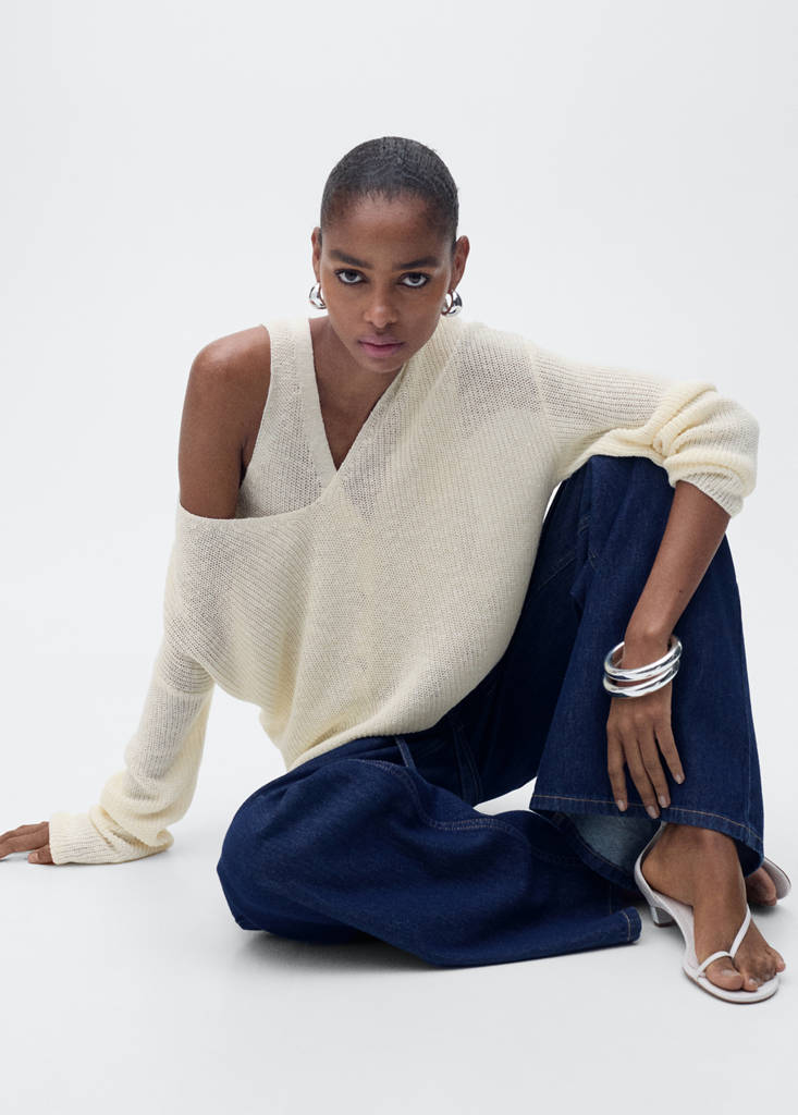 V-neck knit sweater — Ecru