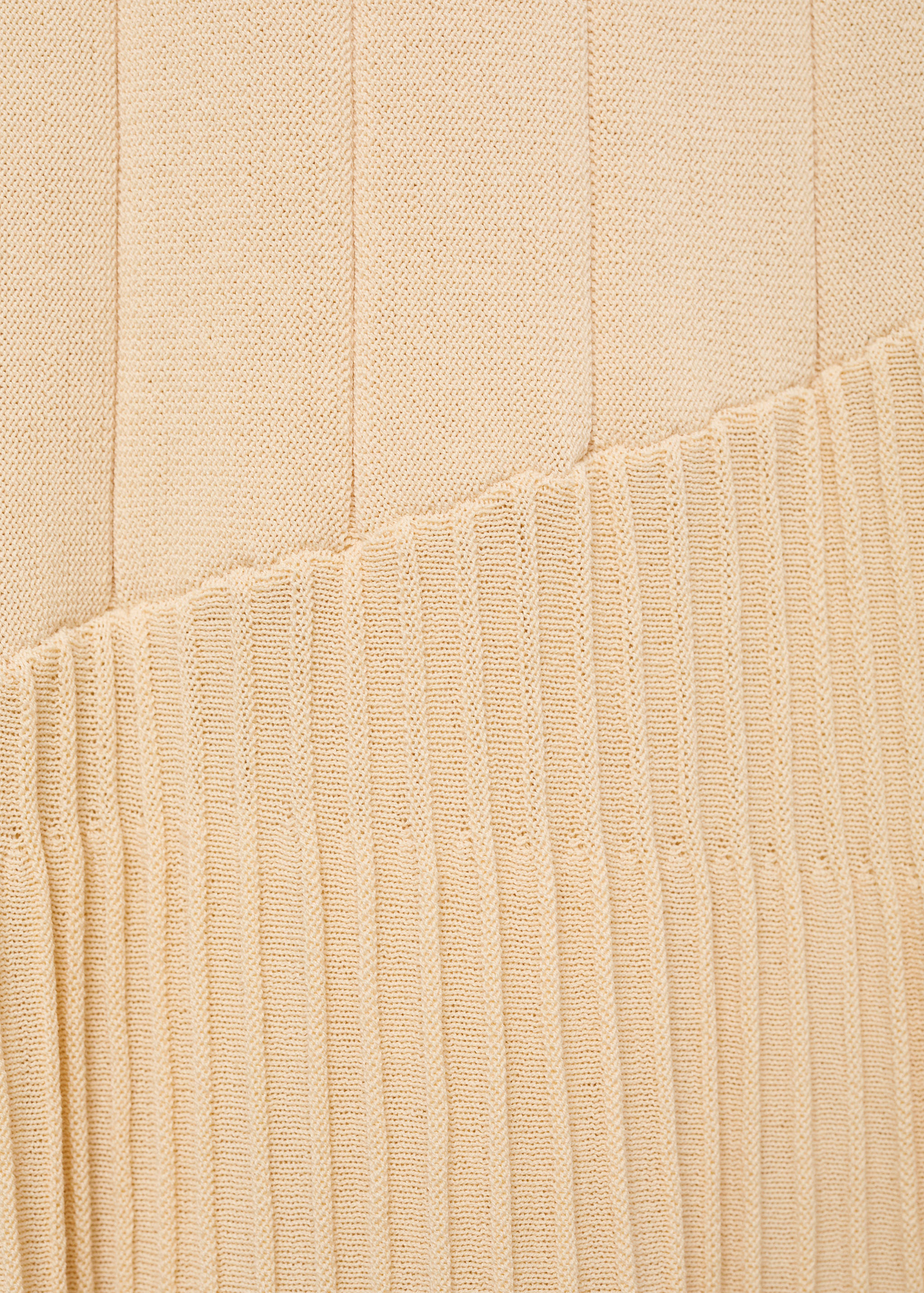 Pleated knitted dress - Reverse of the article