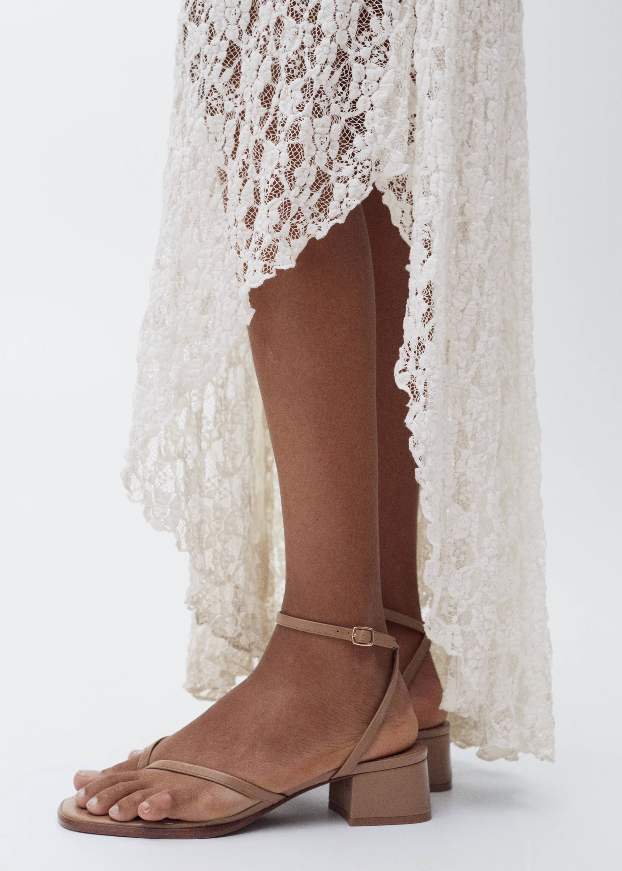 Čipkana haljina s nabranim ovratnikom - Detalji artikla 6