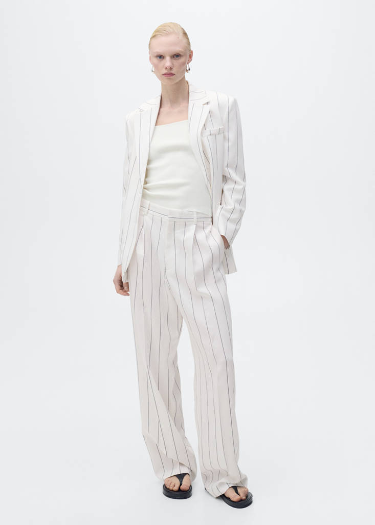 Fine knit top with low neckline — Off White