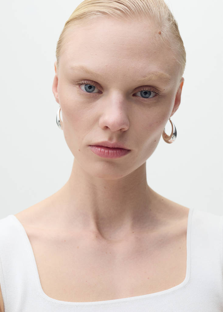 Fine knit top with low neckline — Off White