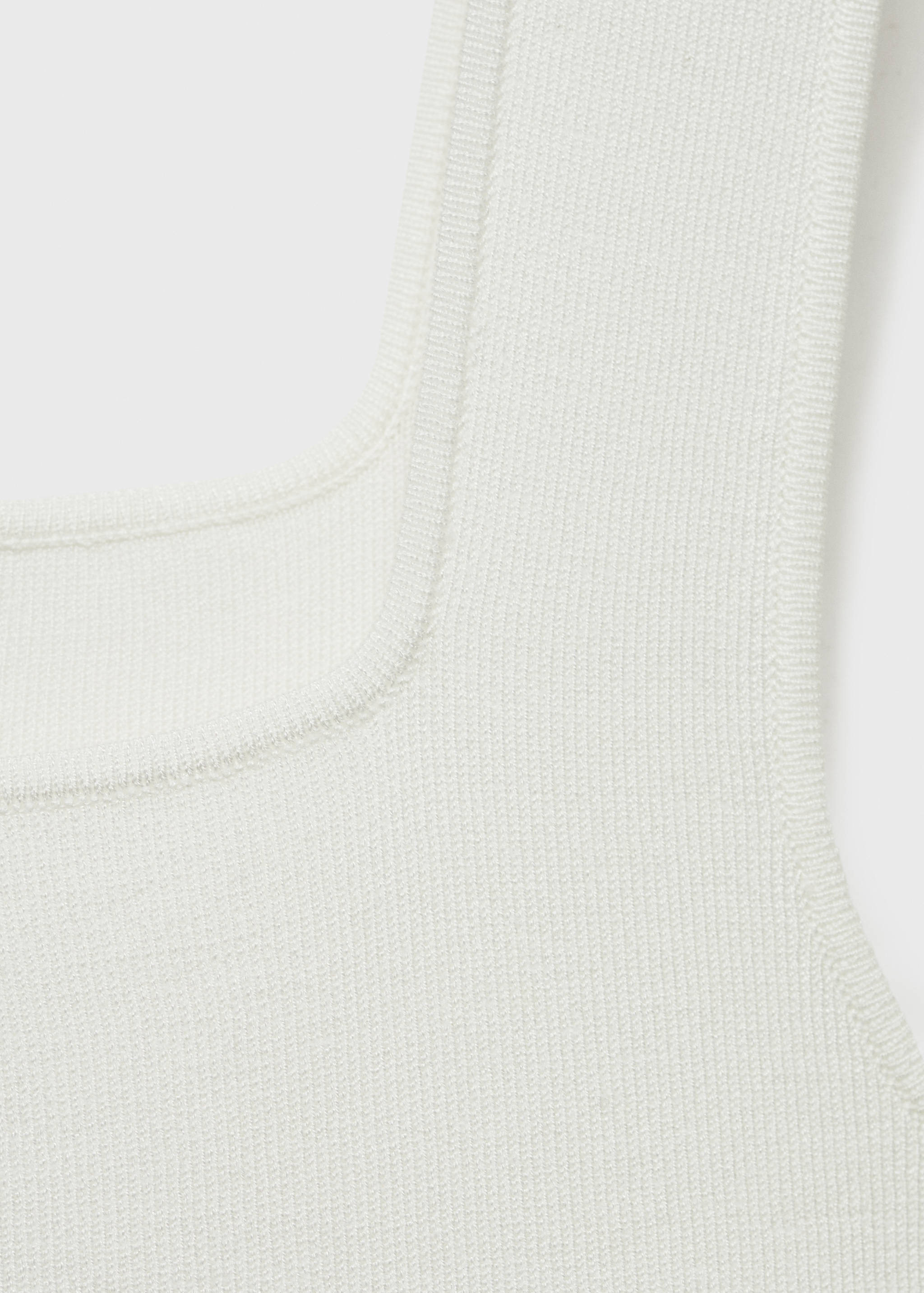 Fine-knit top with low neckline - Details of the article 8