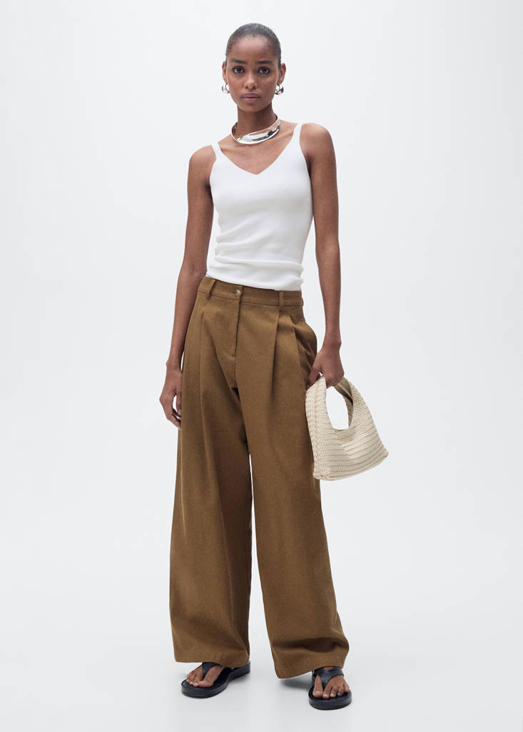 V-neck knit top — Ecru