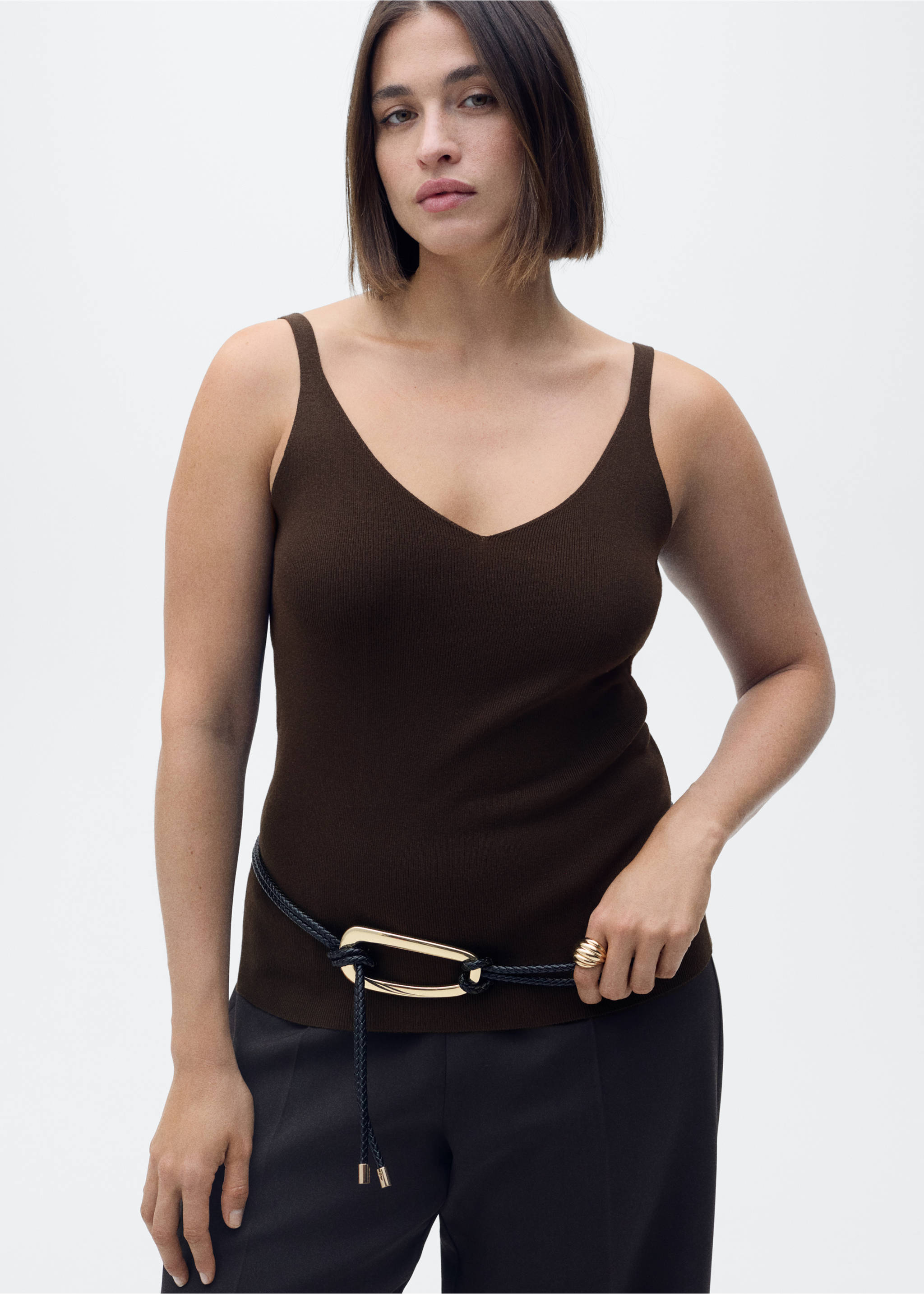 V-neck knit top - Details of the article 5, Chocolate. Ref: 87037184-00.