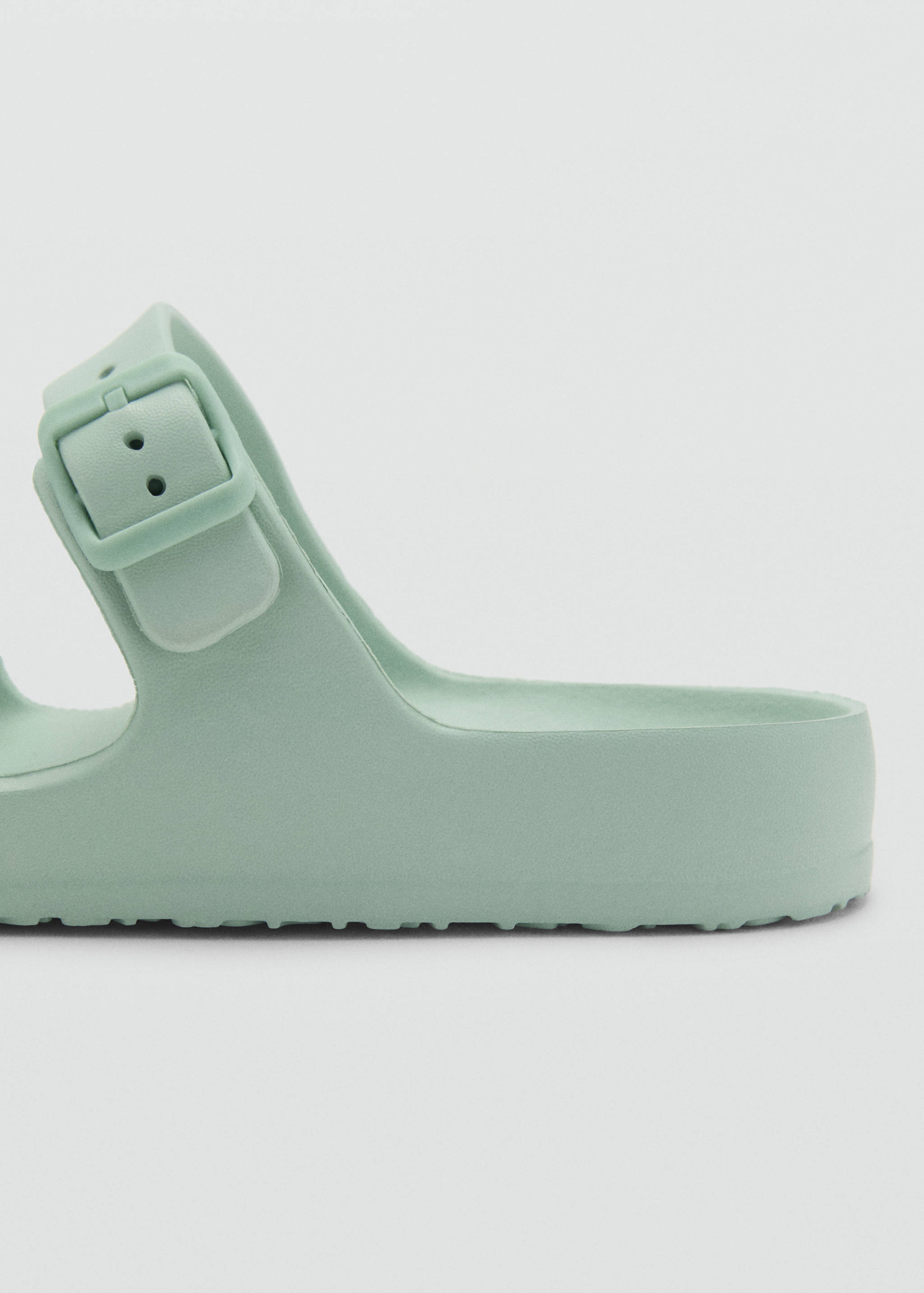 Flip-flops with buckle straps - Details of the article 1