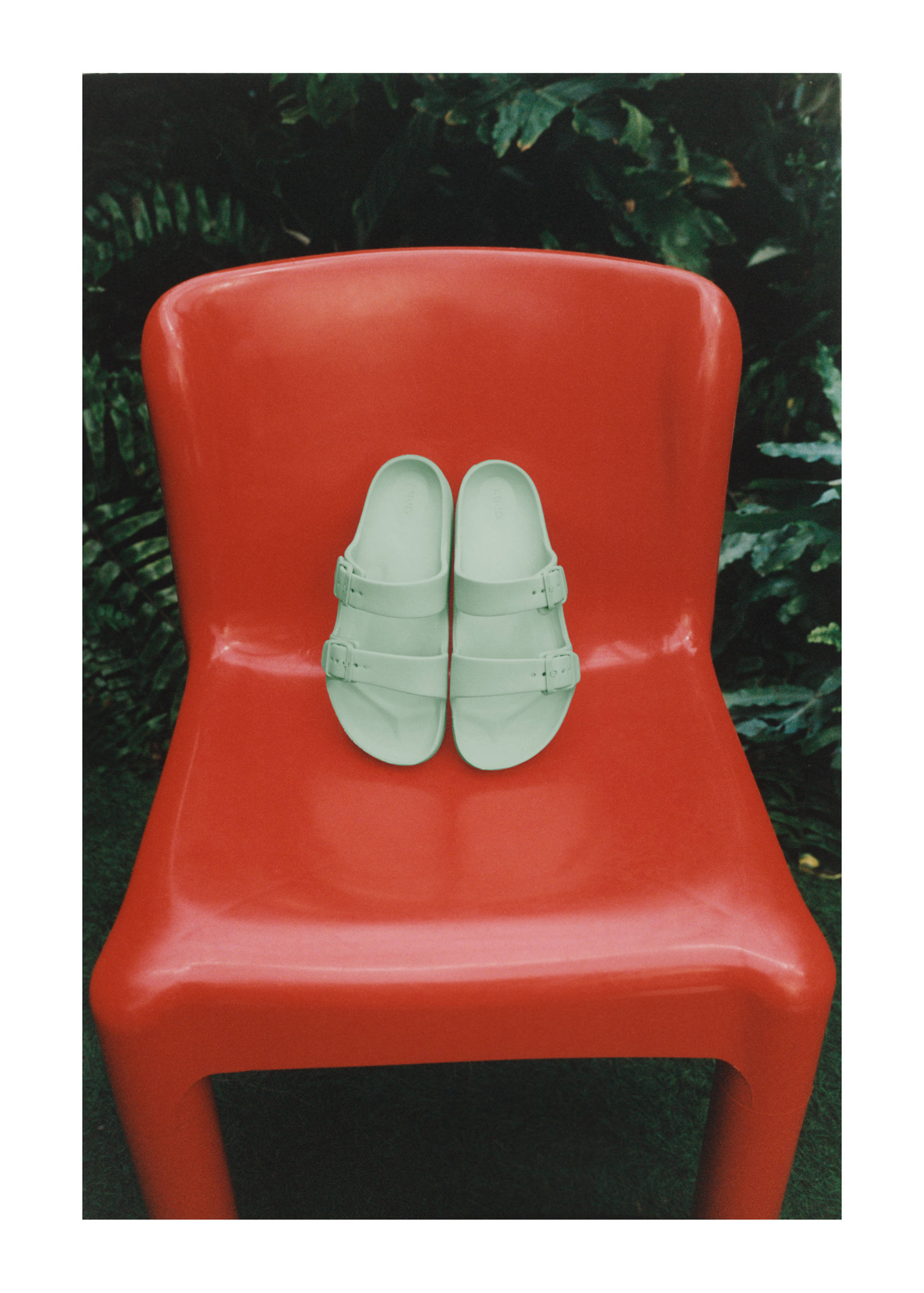 Flip-flops with buckle straps - Details of the article 5