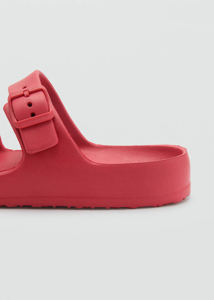Flip-flops with buckle straps — Strawberry