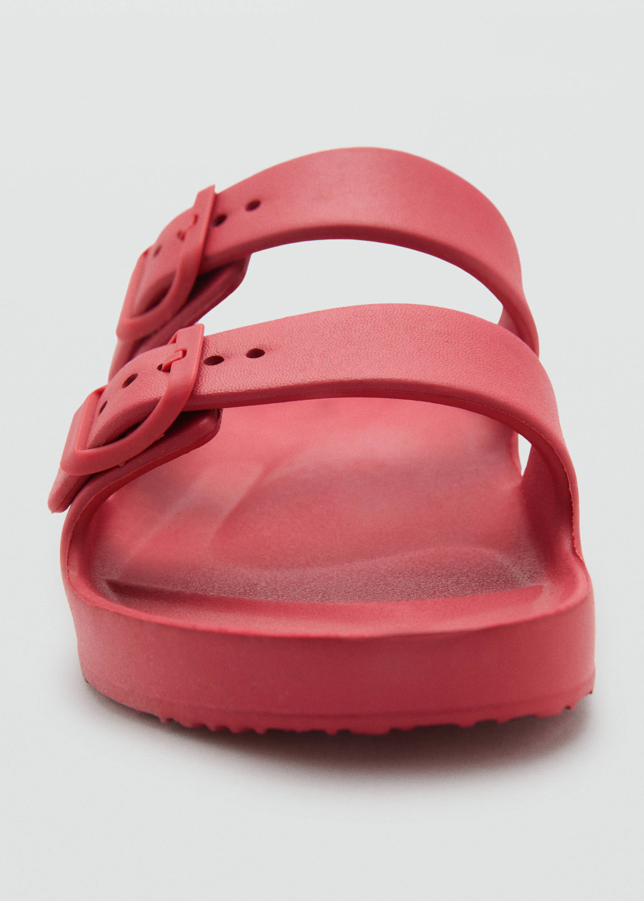 Flip-flops with buckle straps - Details of the article 3