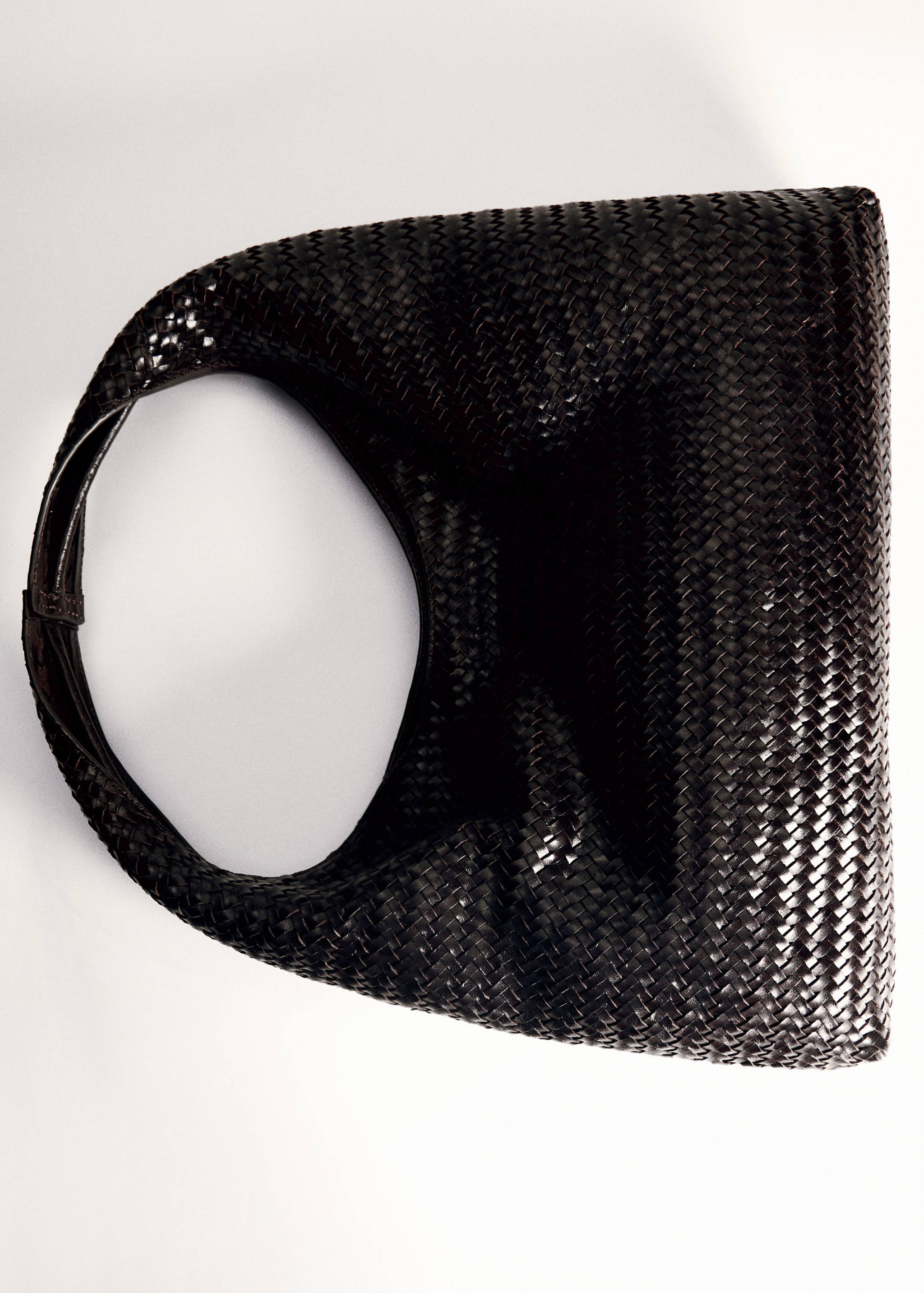 Fonott bőr válltáska - A termék adatai 5