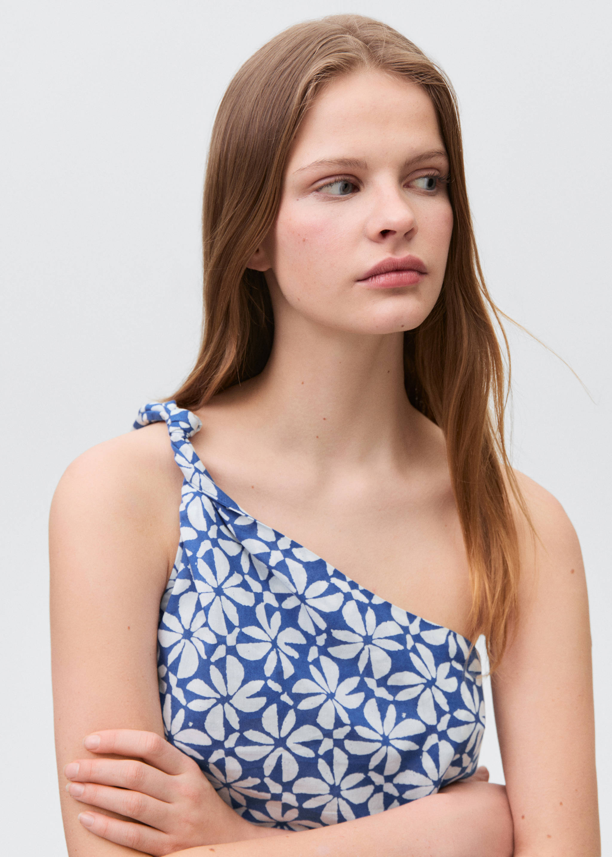 Asymmetric printed top - Details of the article 1