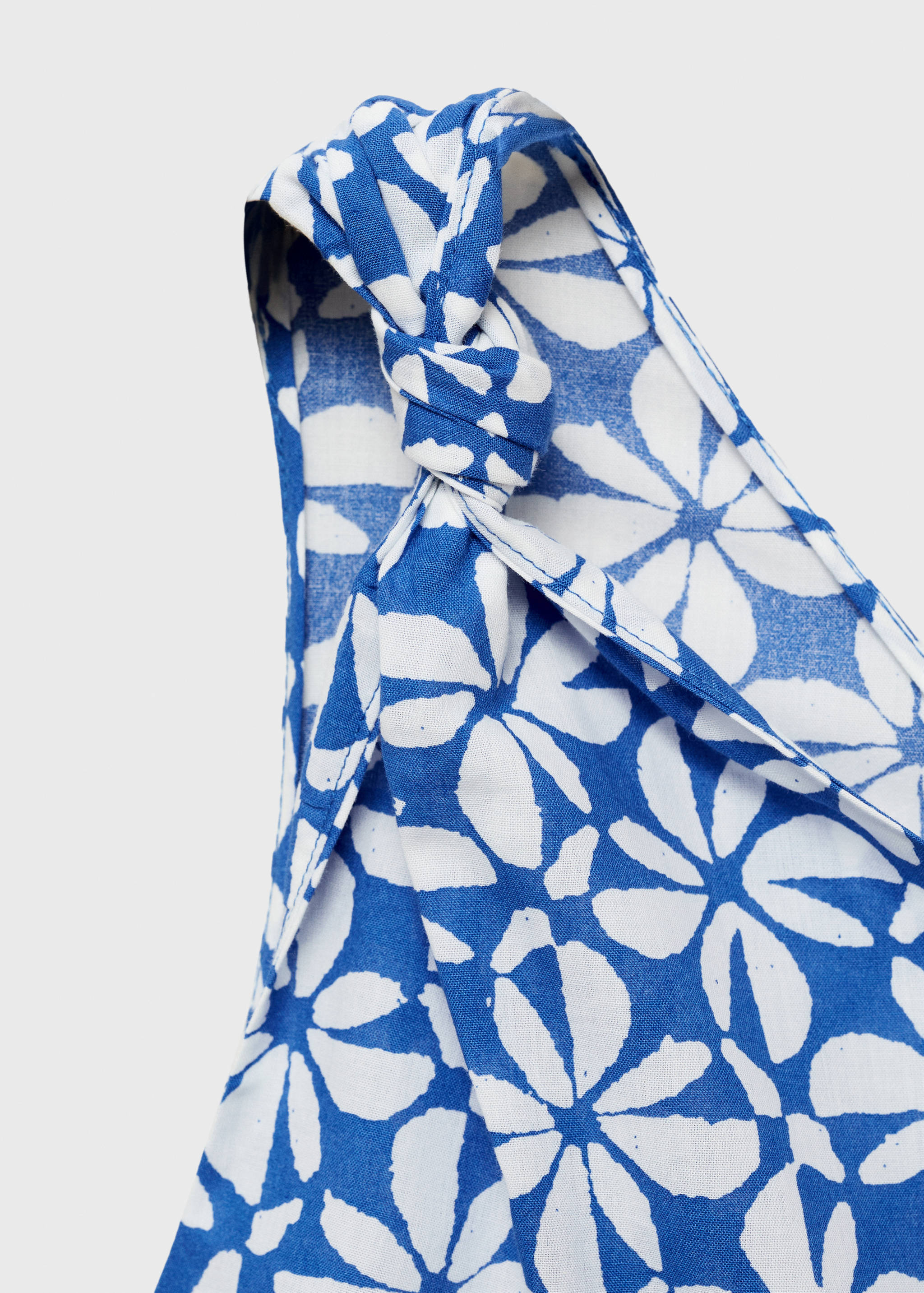 Asymmetric printed top - Details of the article 8