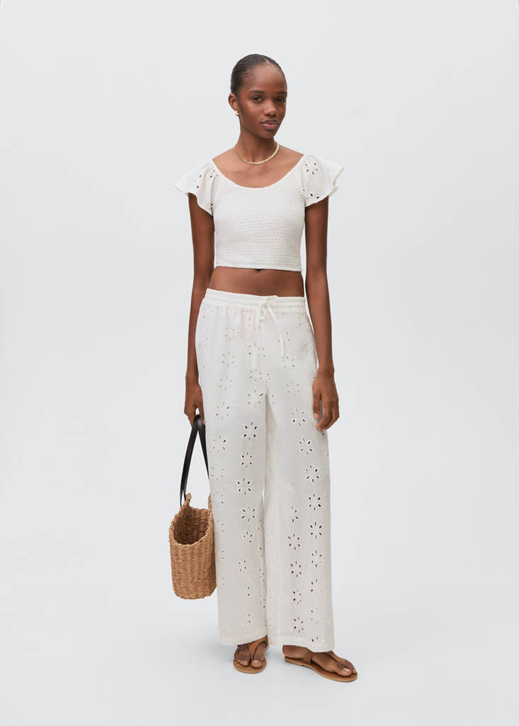 Ruffles embroidered top — Off White