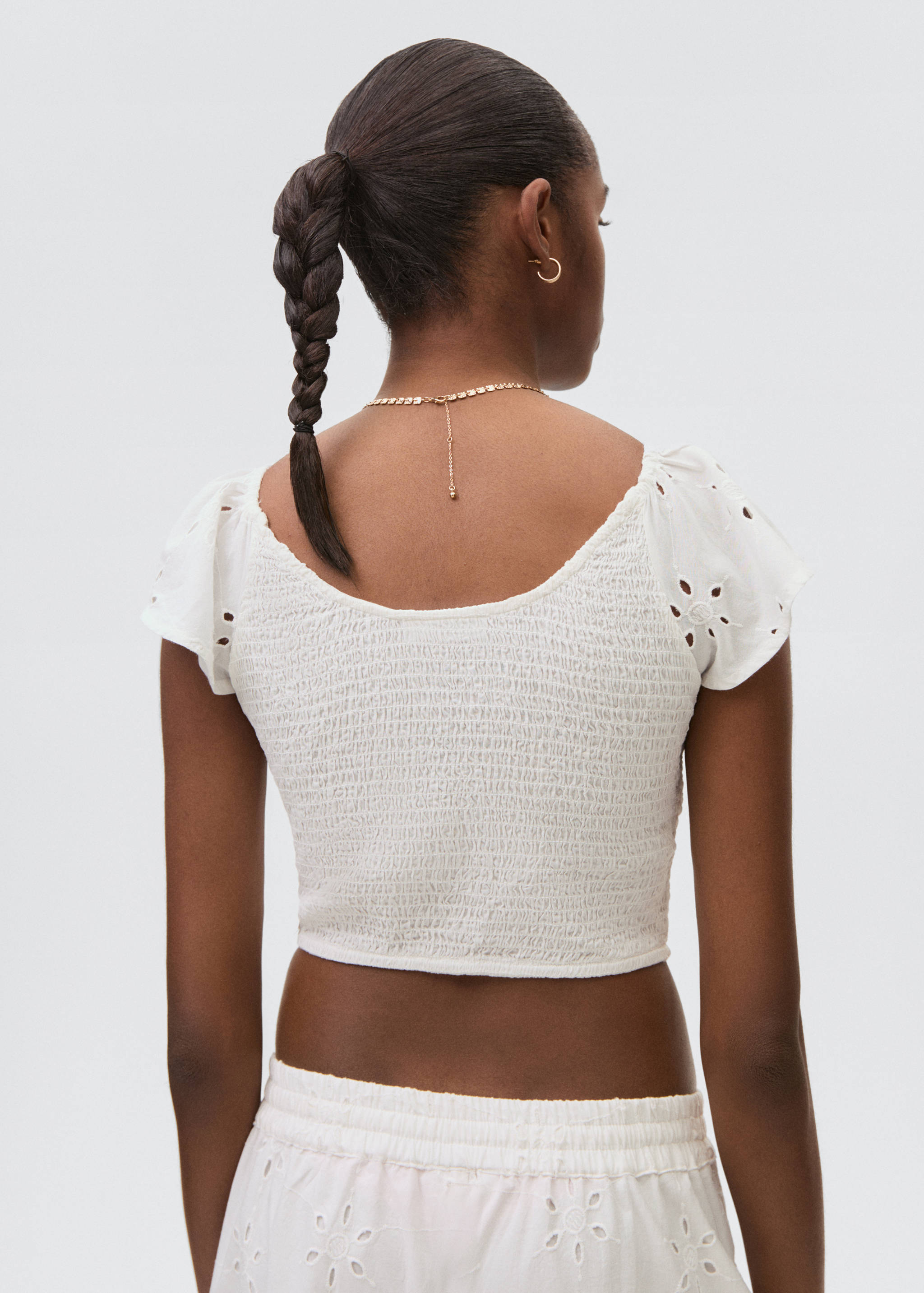 Ruffles embroidered top - Reverse of the article