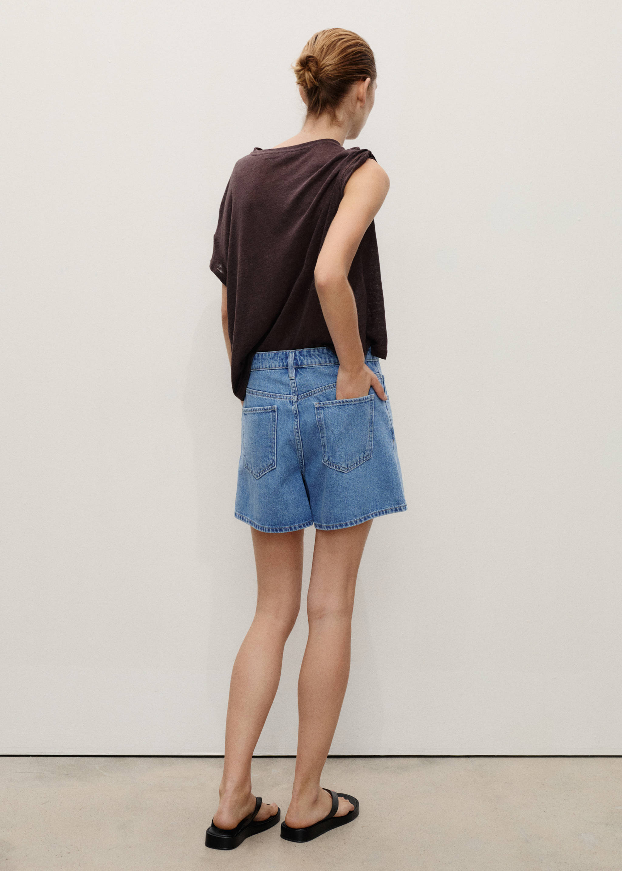 High-waisted straight-fit denim shorts - Reverse of the article